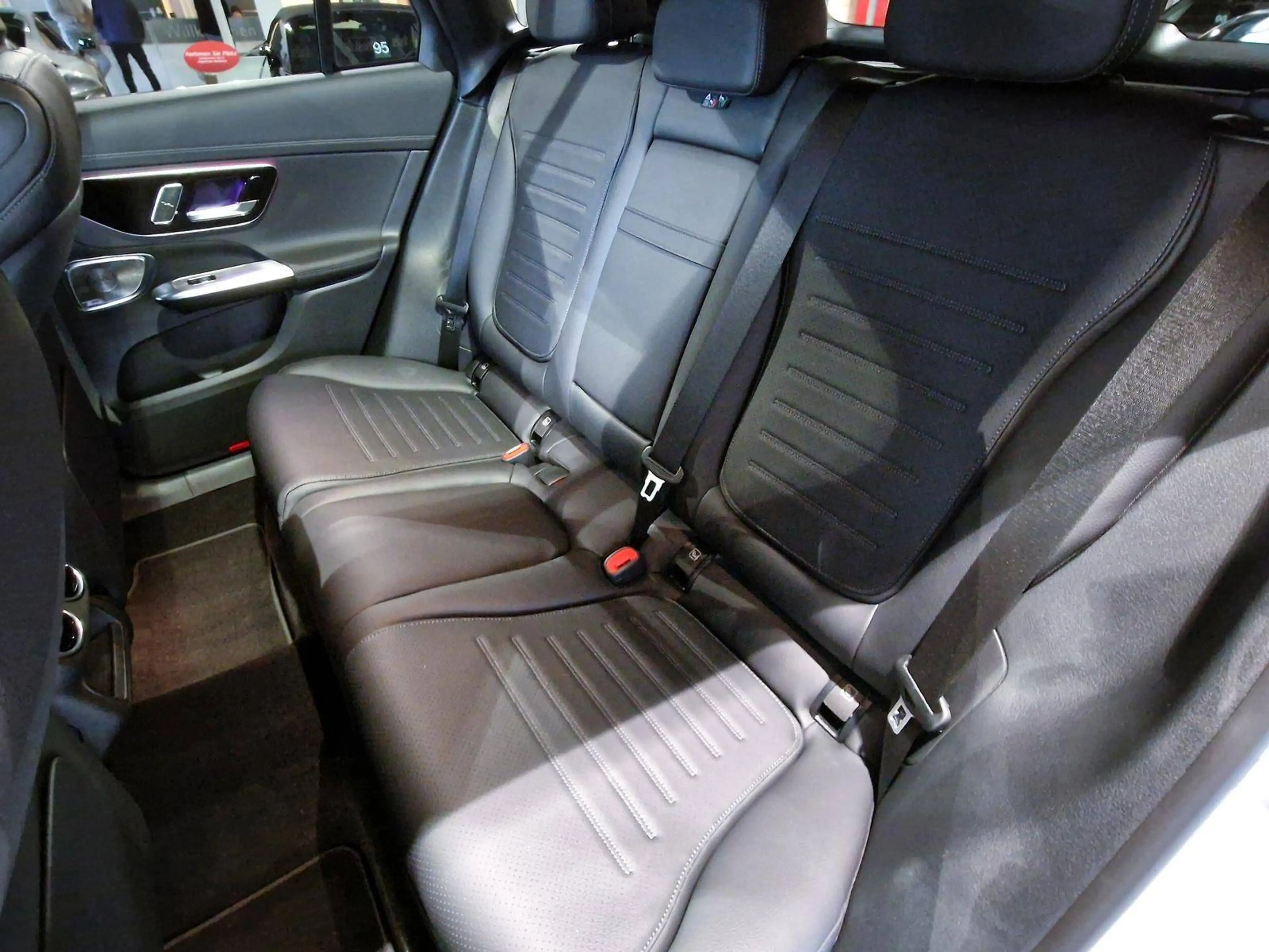 Mercedes-Benz GLC 300 GLC 300 d 4Matic (254.607) — photo 13