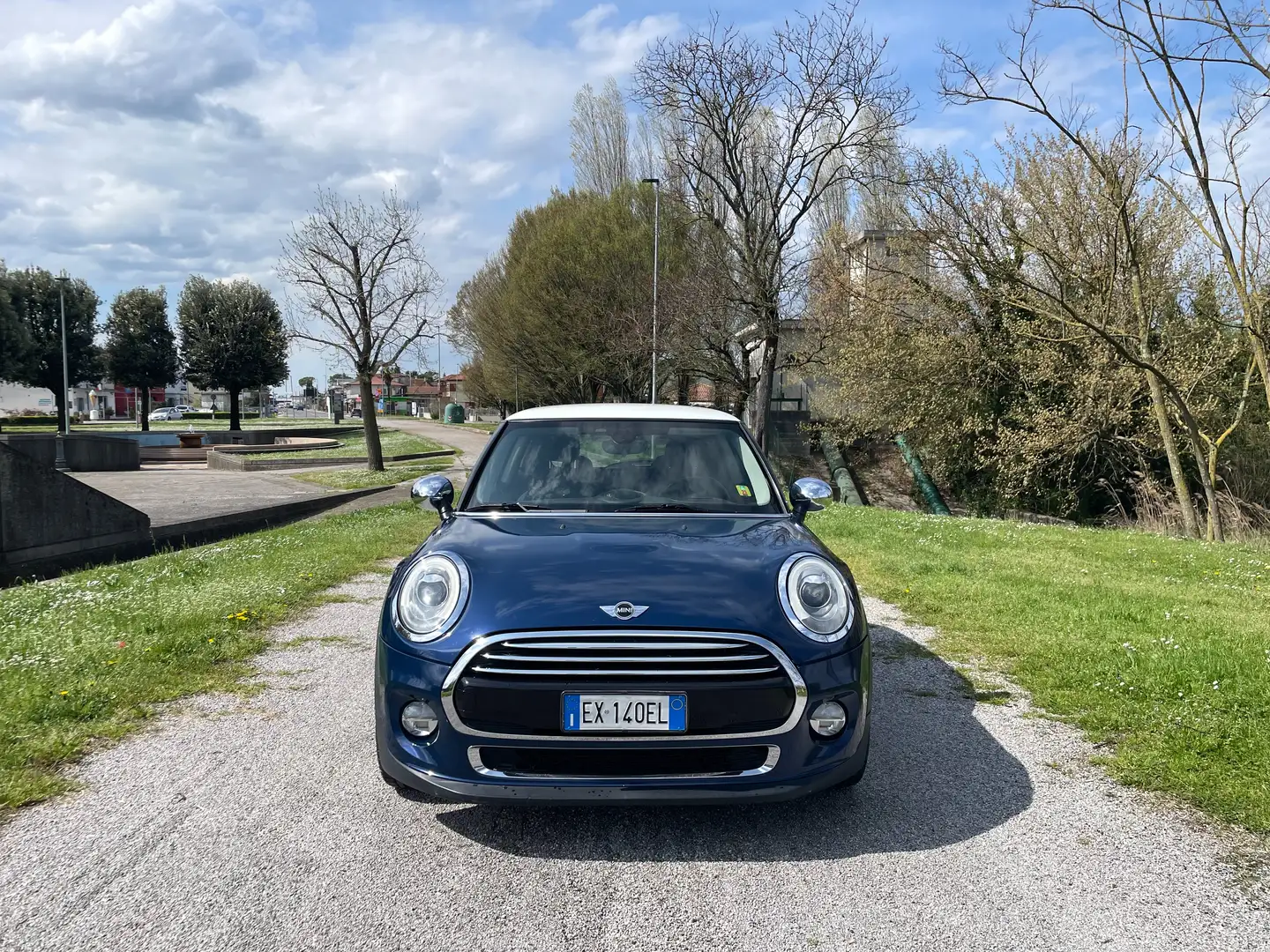 MINI Cooper D Mini IV F55-F56 2014 1.5 3p auto Azul - 1
