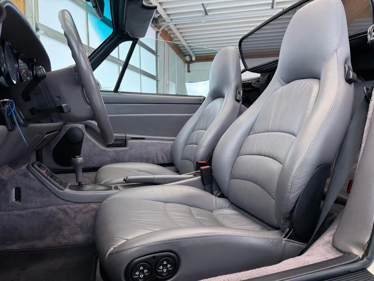 Porsche 993 Carrera Cabriolet - Tiptronic/Leder/Klima, foto 12