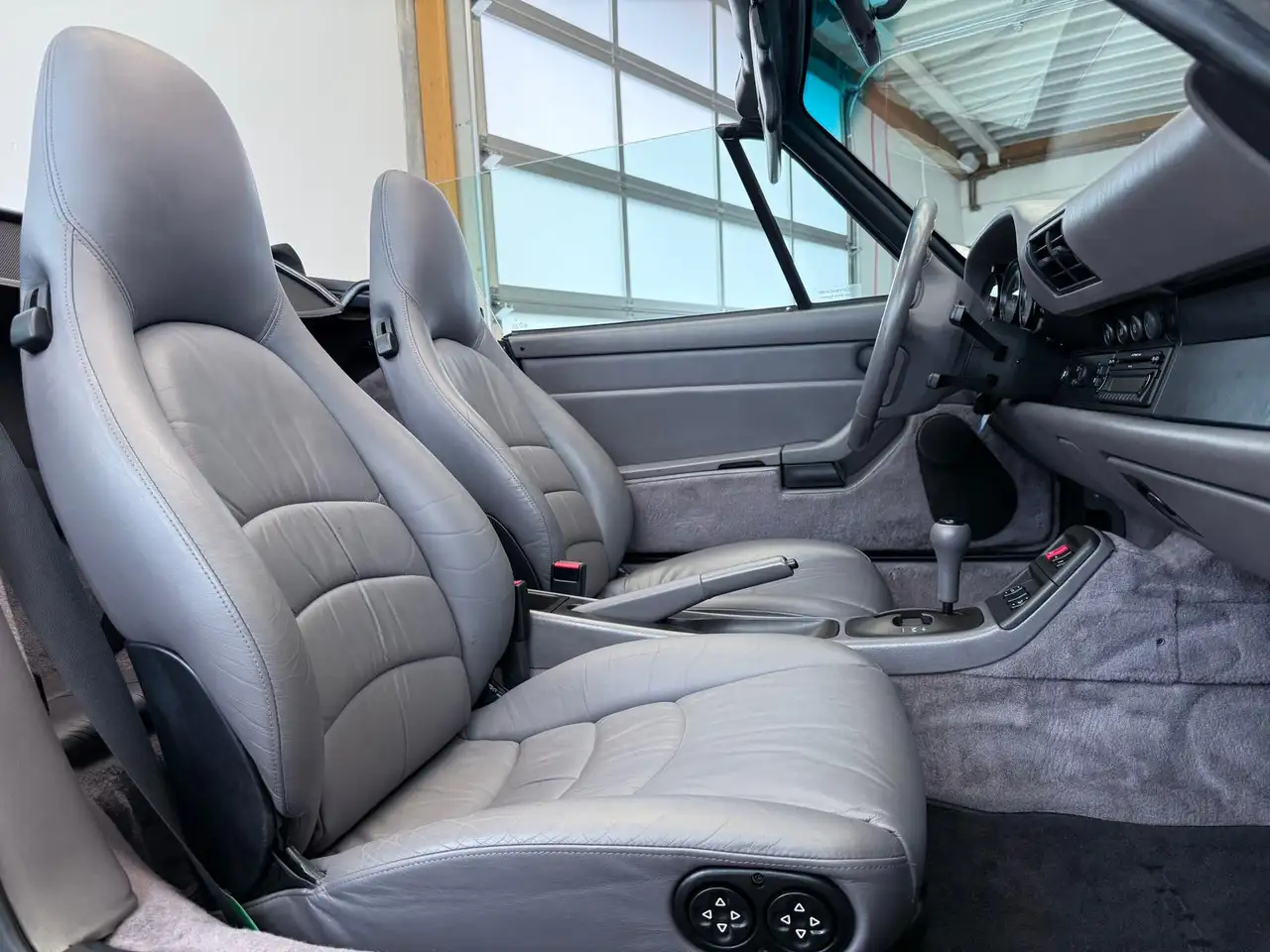 Porsche 993 Carrera Cabriolet - Tiptronic/Leder/Klima, foto 7