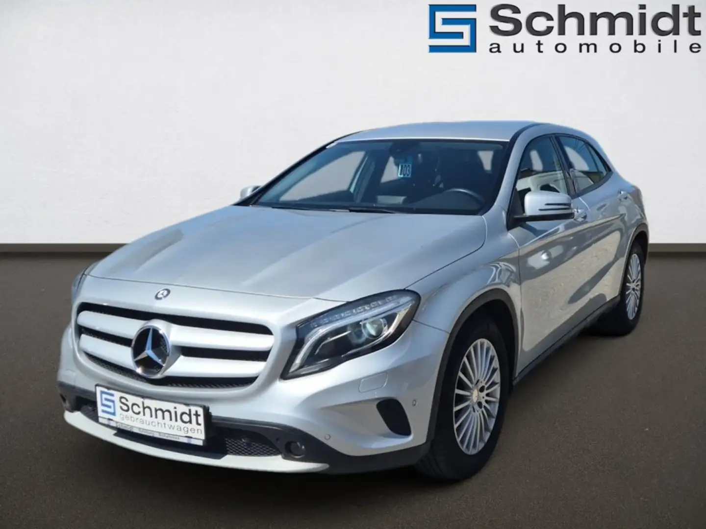 Mercedes-Benz GLA 200 Mercedes Benz GLA 200CDI Aut. Silber - 1