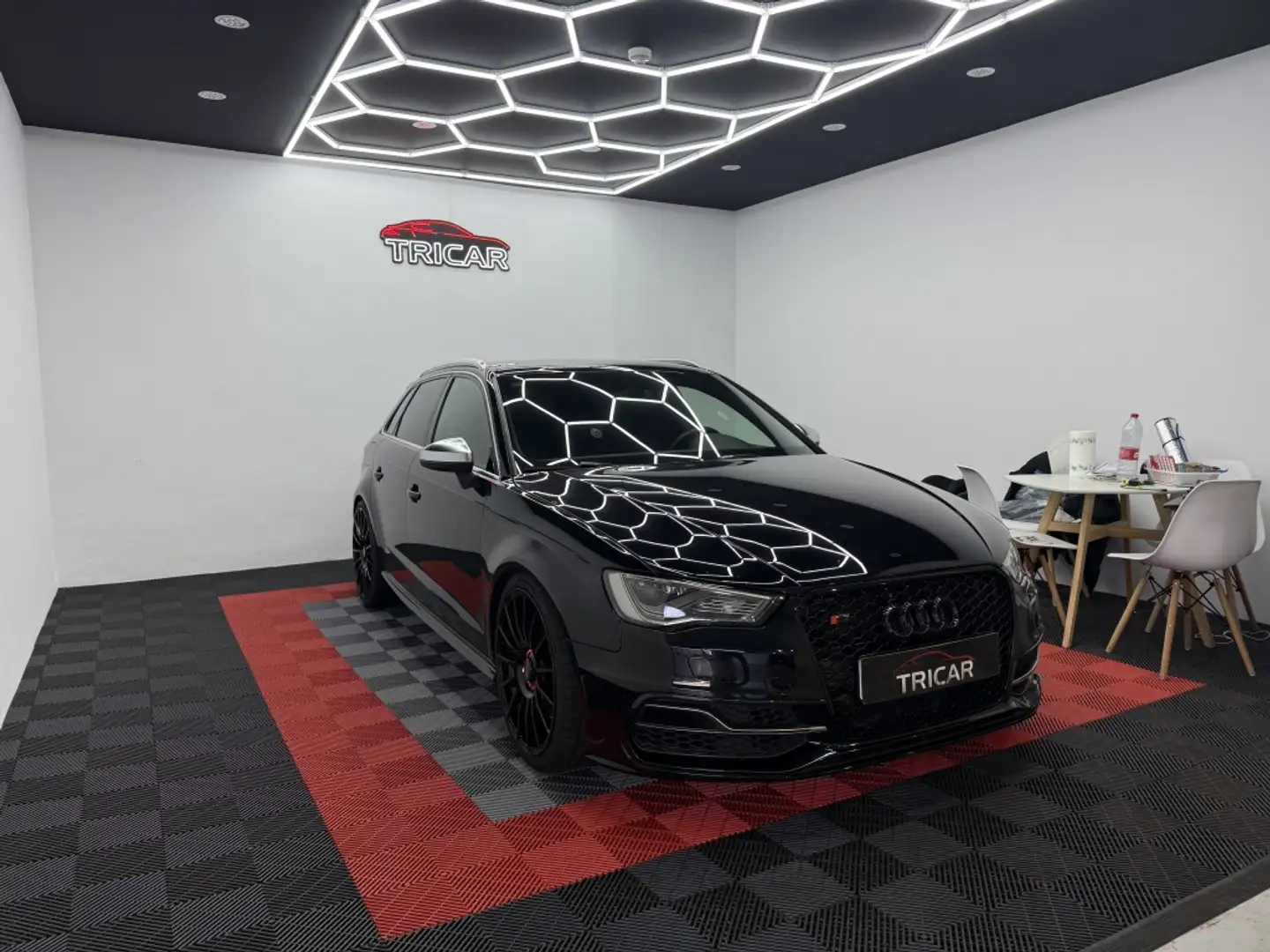 Audi S3 Sportback 2.0 TFSI quattro S-Tronic Schwarz - 1