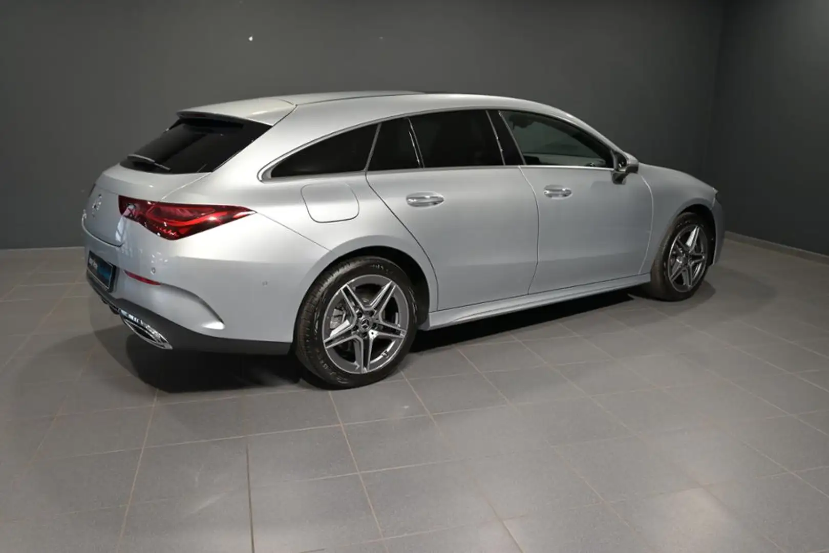 Mercedes-Benz CLA 250 e SB AMG LINE PREMIUM/PANO/AHK/DISTRO Silber - 2