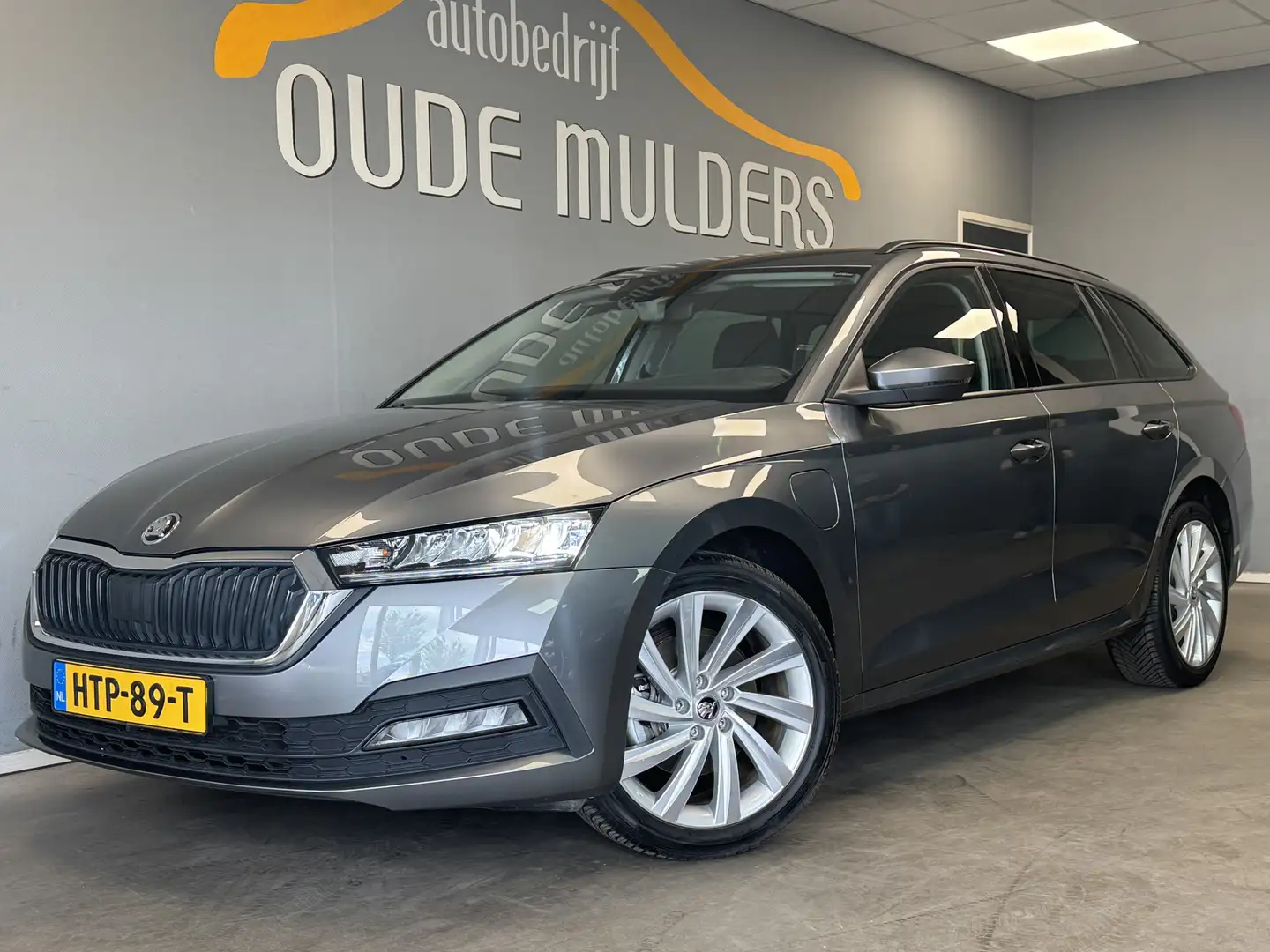 Skoda Octavia Combi 1.4 TSI iV PHEV Business Edition Plus Stoelv Grijs - 1