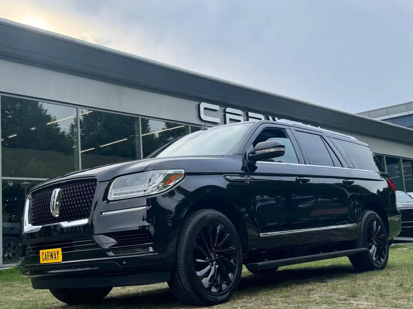 Lincoln Navigator 3.5L V6 Lang Preferred Negro - 2