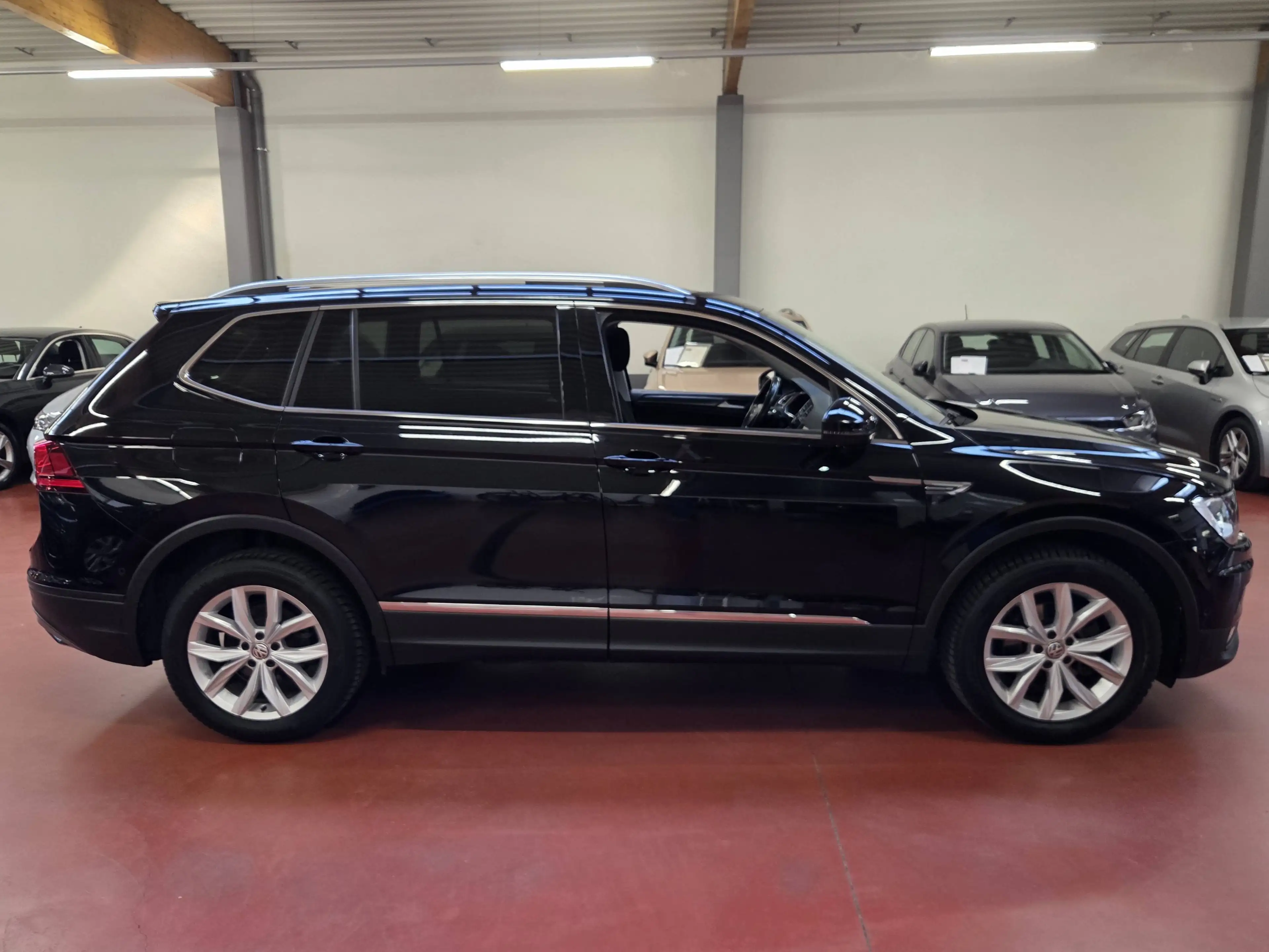 Volkswagen Tiguan Allspace 1.5 TSi DSG + 7 PLACES + TOIT PANO + GARANTIE — photo 3