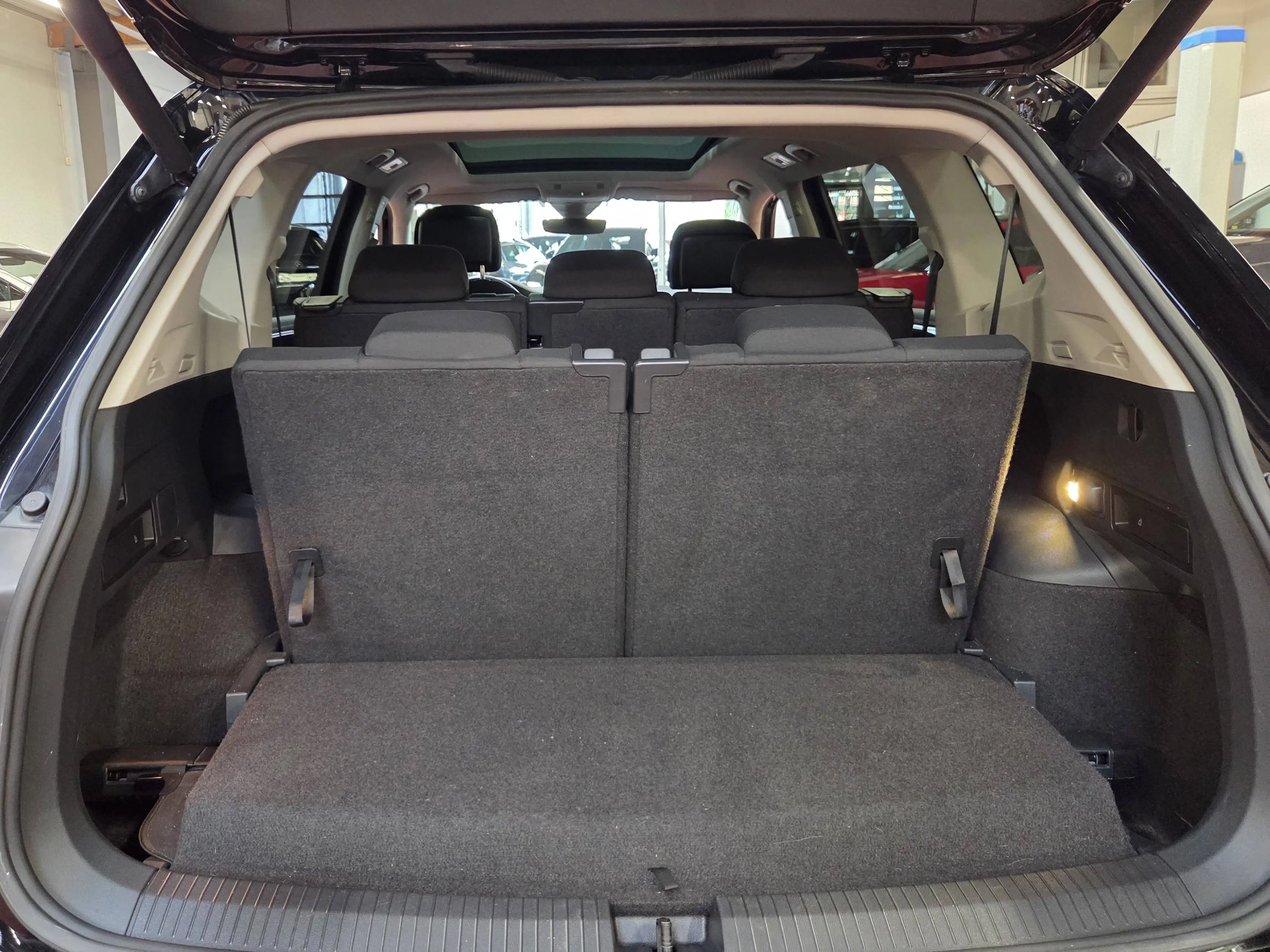 Volkswagen Tiguan Allspace 1.5 TSi DSG + 7 PLACES + TOIT PANO + GARANTIE — photo 12