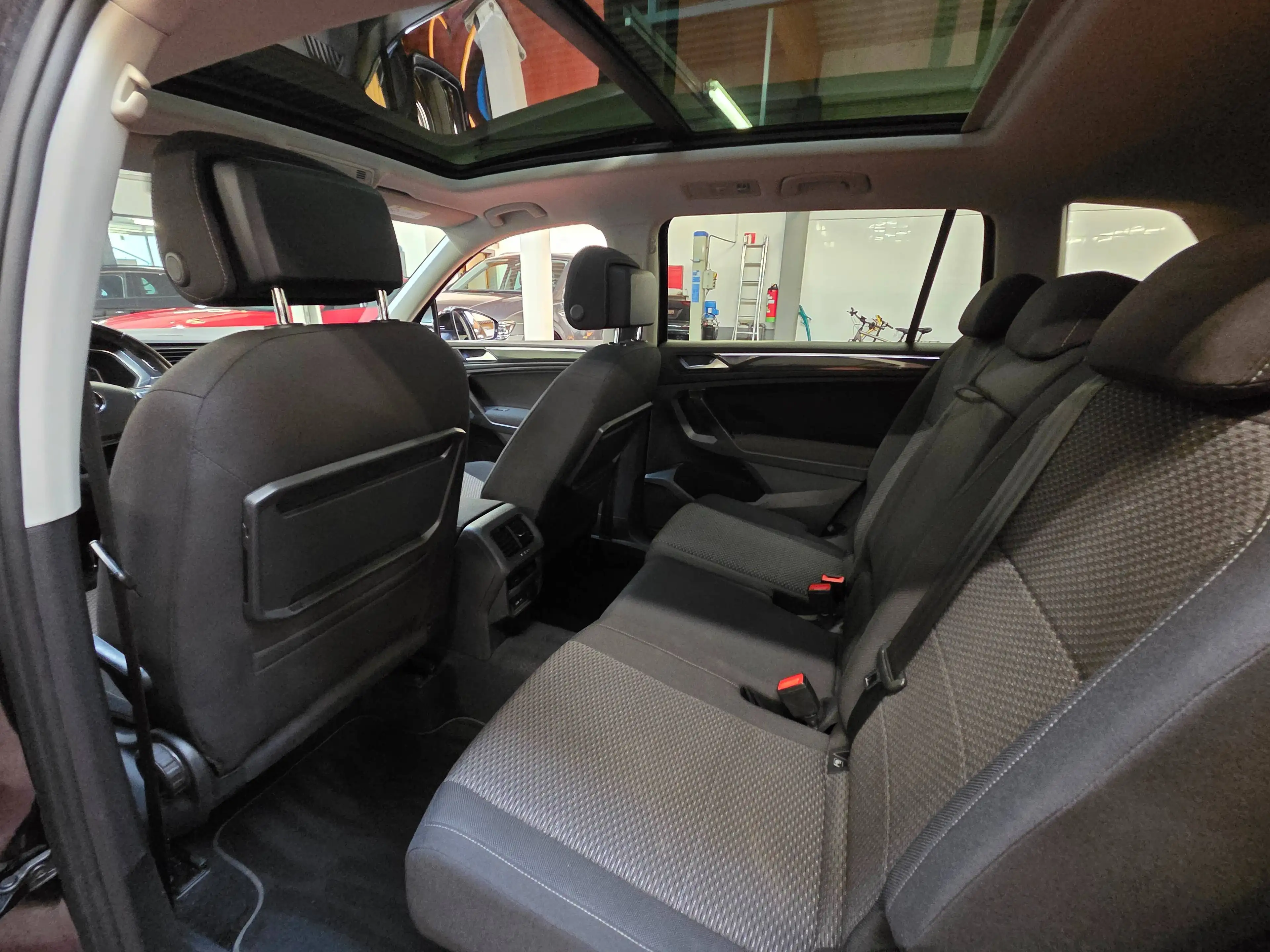 Volkswagen Tiguan Allspace 1.5 TSi DSG + 7 PLACES + TOIT PANO + GARANTIE — photo 10