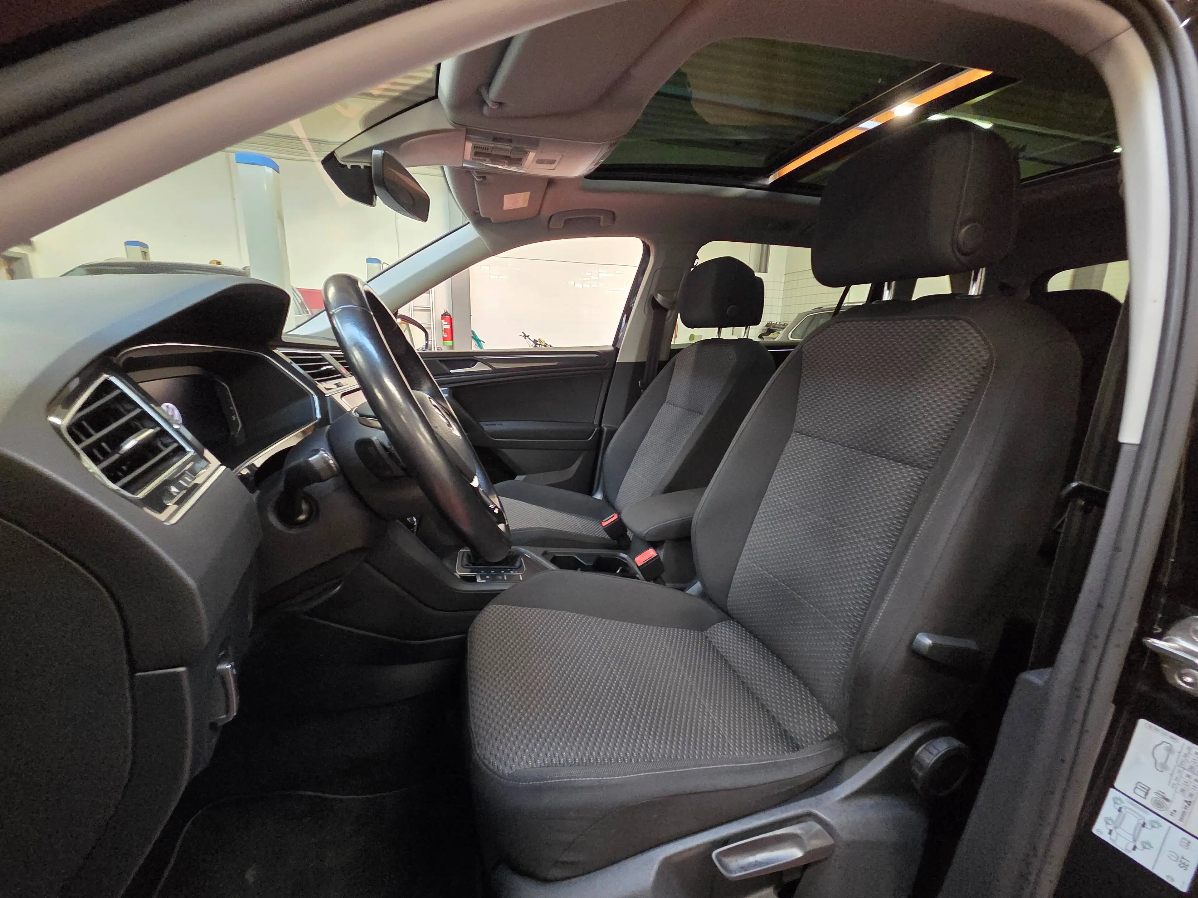 Volkswagen Tiguan Allspace 1.5 TSi DSG + 7 PLACES + TOIT PANO + GARANTIE — photo 9