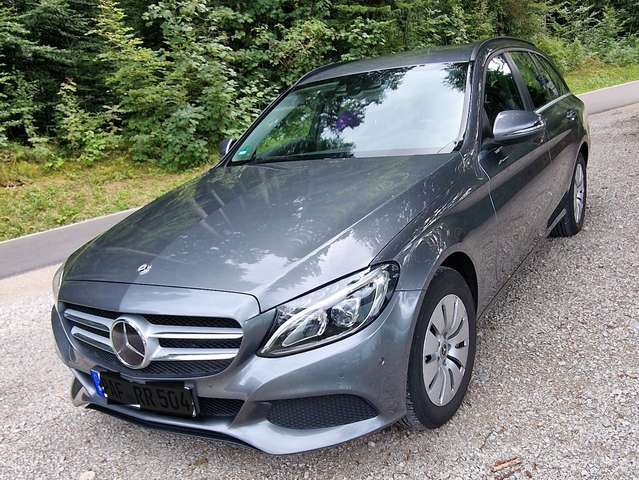 Imagine Mercedes-Benz C 220 C 220 d T 9G-TRONIC