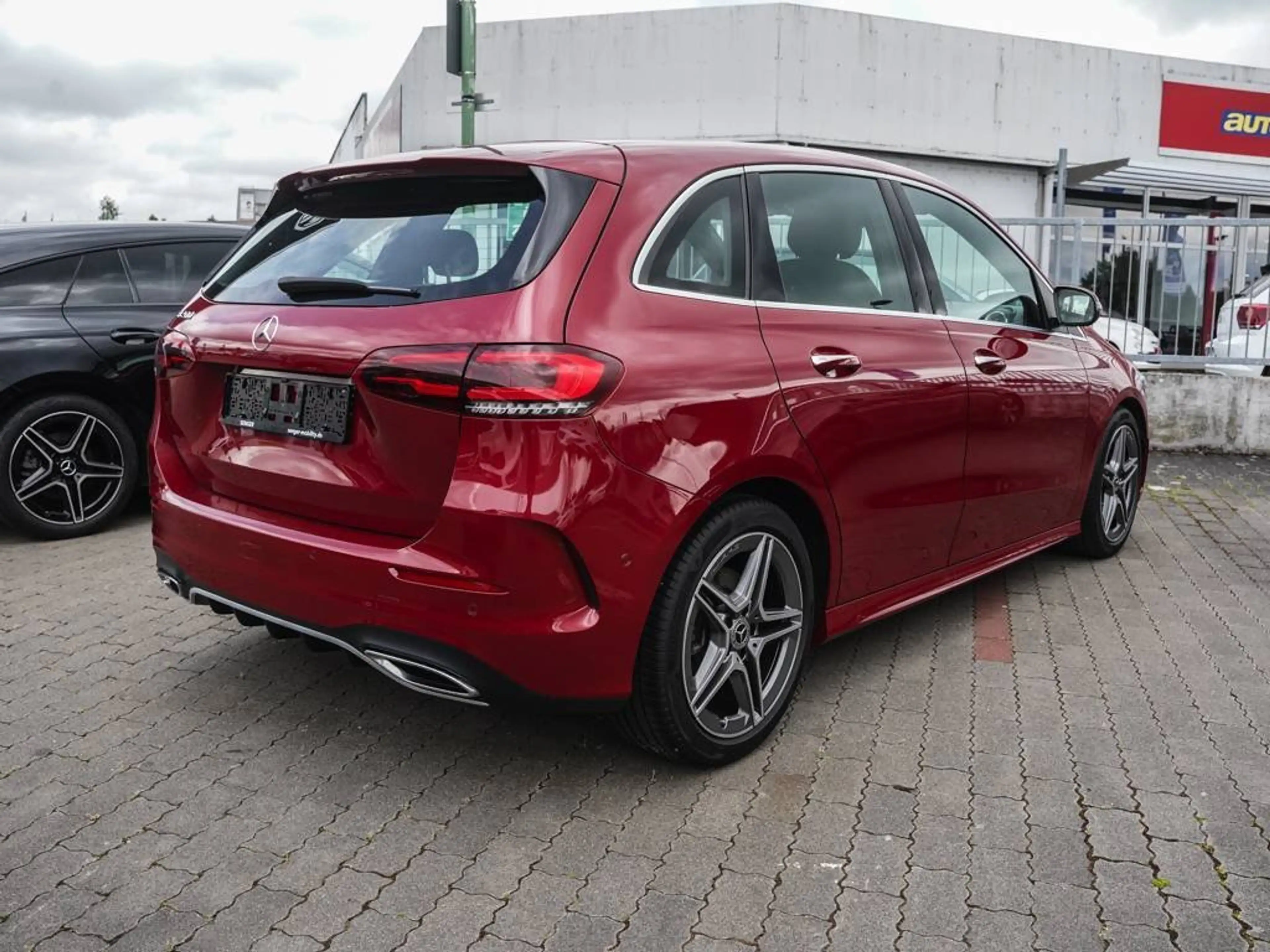 Mercedes-Benz B 200 AMG Kamera Ambiente Tempomat Sitzhzg. LED — photo 3