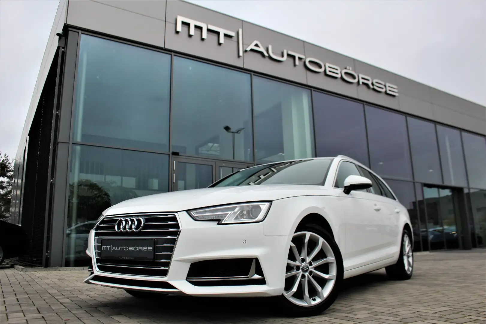 Audi A4 AVANT 40 TDI S-TRONIC *SPORT* B&O/NAV/LED/18" Weiß - 1