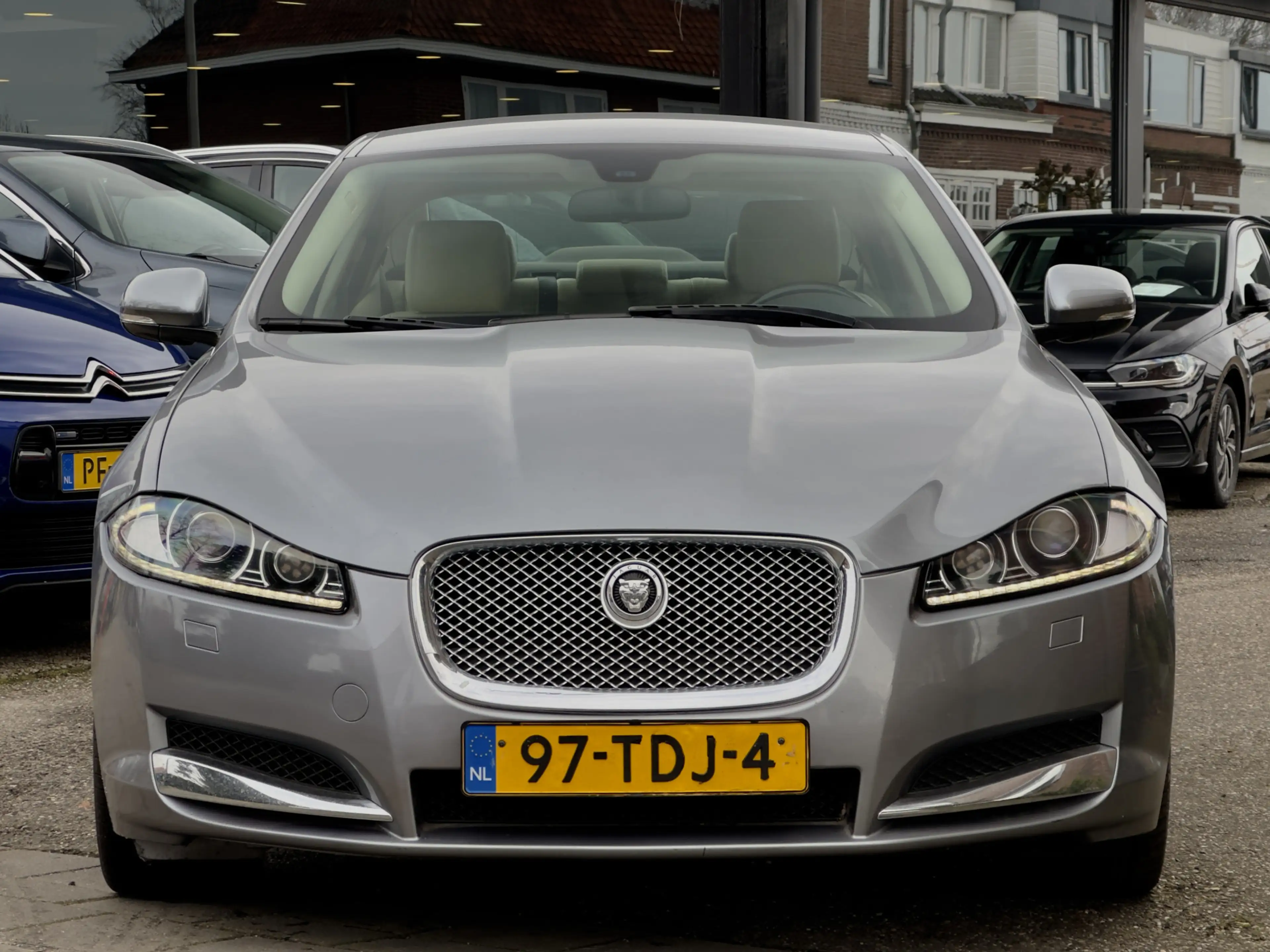 Jaguar XF 3.0D AUTOM VOL LEDER NAVI LED 20 INCH-LMV PDC ETC — photo 5