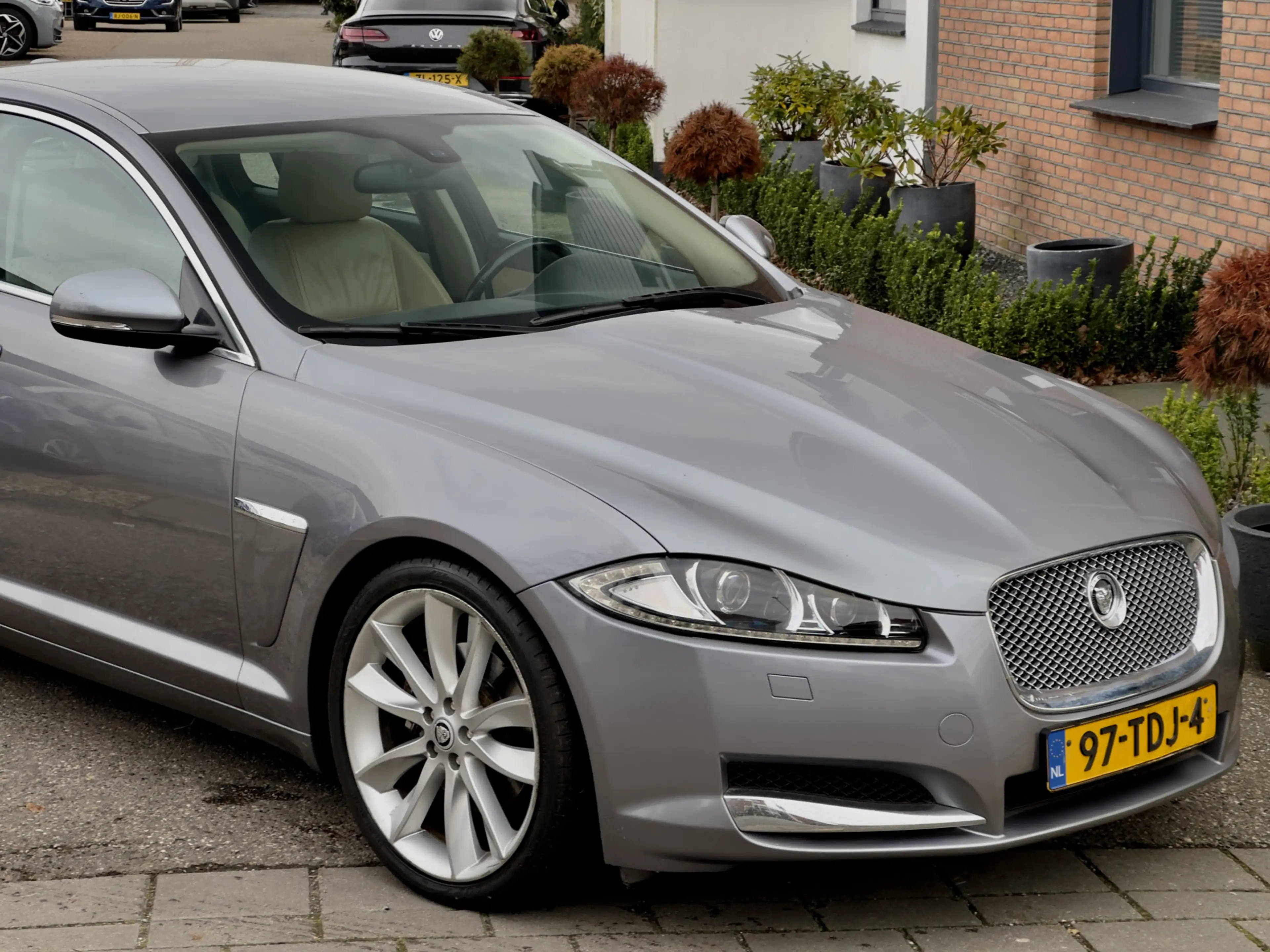 Jaguar XF 3.0D AUTOM VOL LEDER NAVI LED 20 INCH-LMV PDC ETC — photo 13