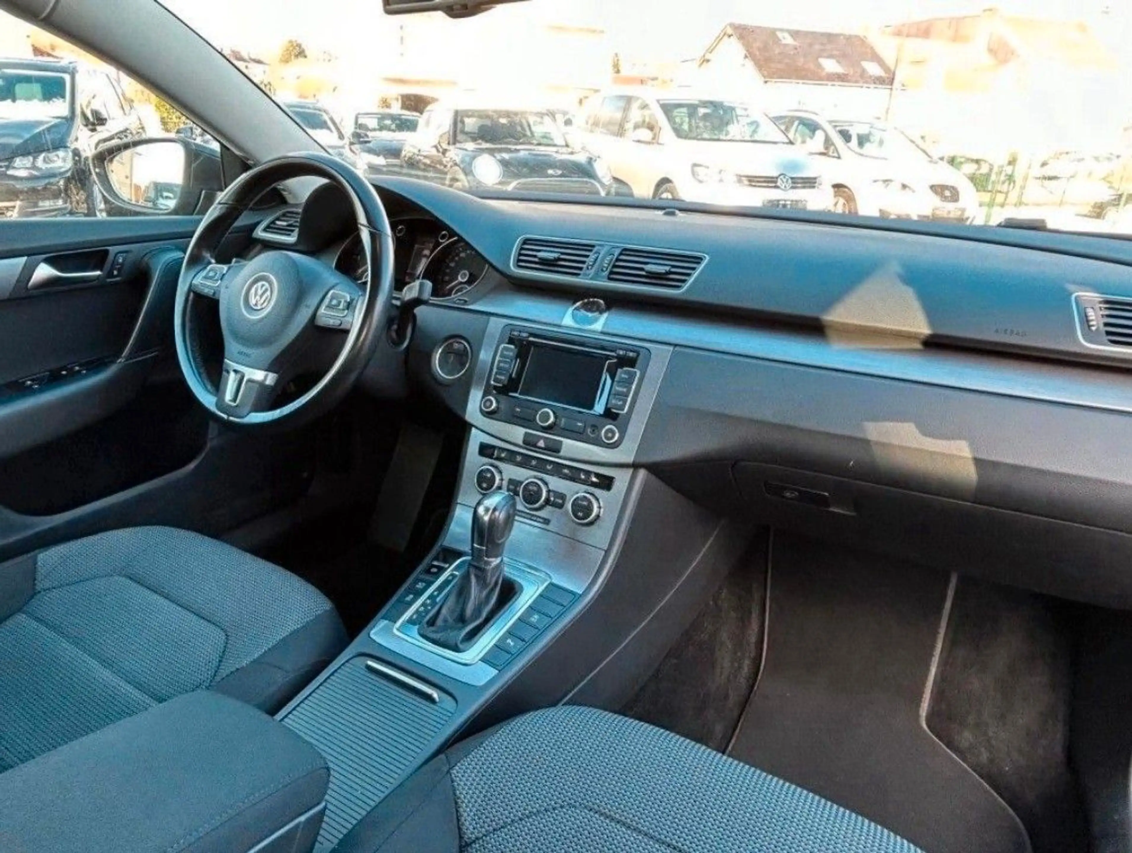 Volkswagen Passat Variant Passat VARIANT KOMFORT DSG6 KAMERA + NAVI + SHZ — photo 13