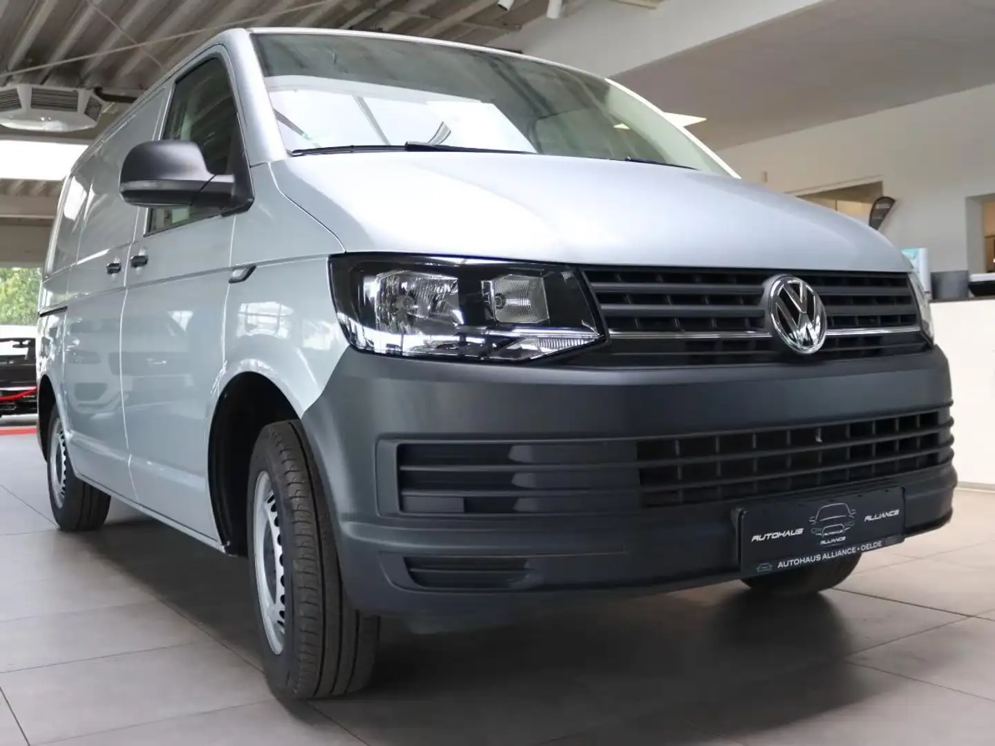 Volkswagen T6 Grau - 2