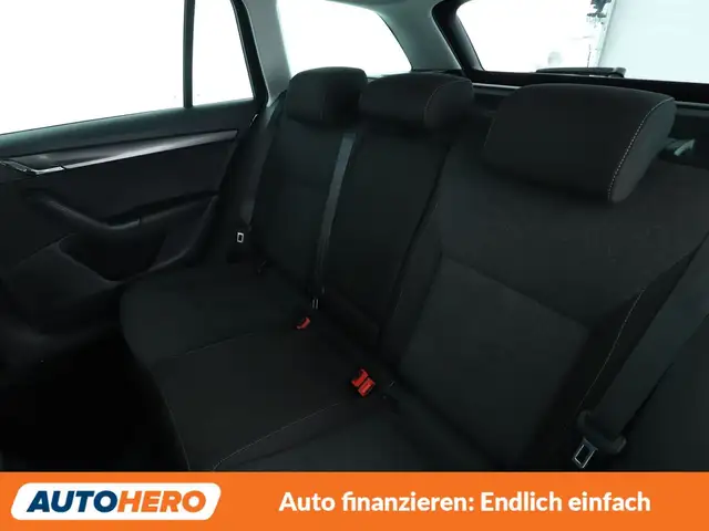 Skoda Octavia view 14