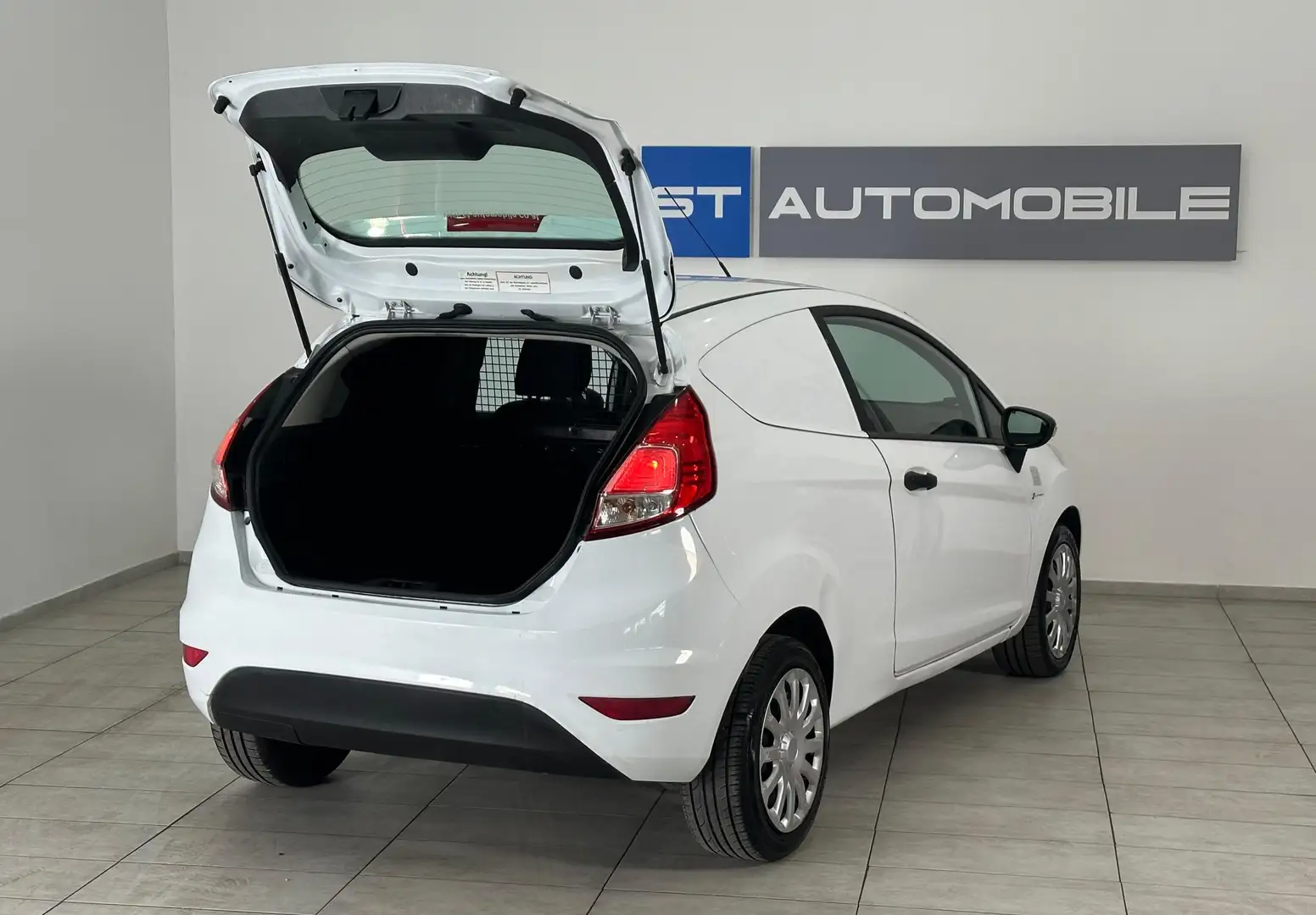 Ford Fiesta Van // 1.BESITZ // KLIMA // NETTO : 5.825-- Weiß - 2