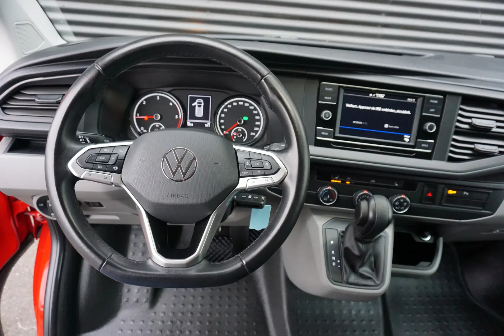 Volkswagen Transporter 150PK Automaat L2H1 Apple Carplay Camera Cruise PD Rouge - 2
