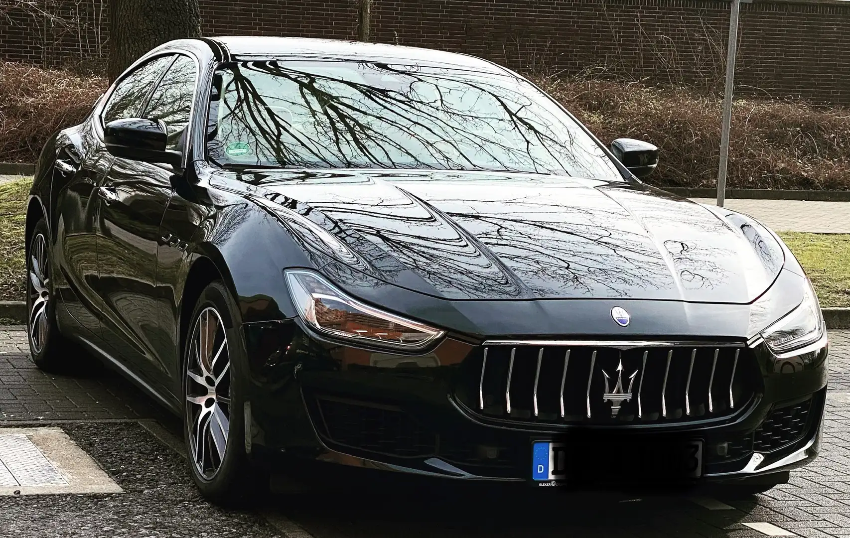 Maserati Ghibli Limousine in Schwarz gebraucht in Düren für € 43.900