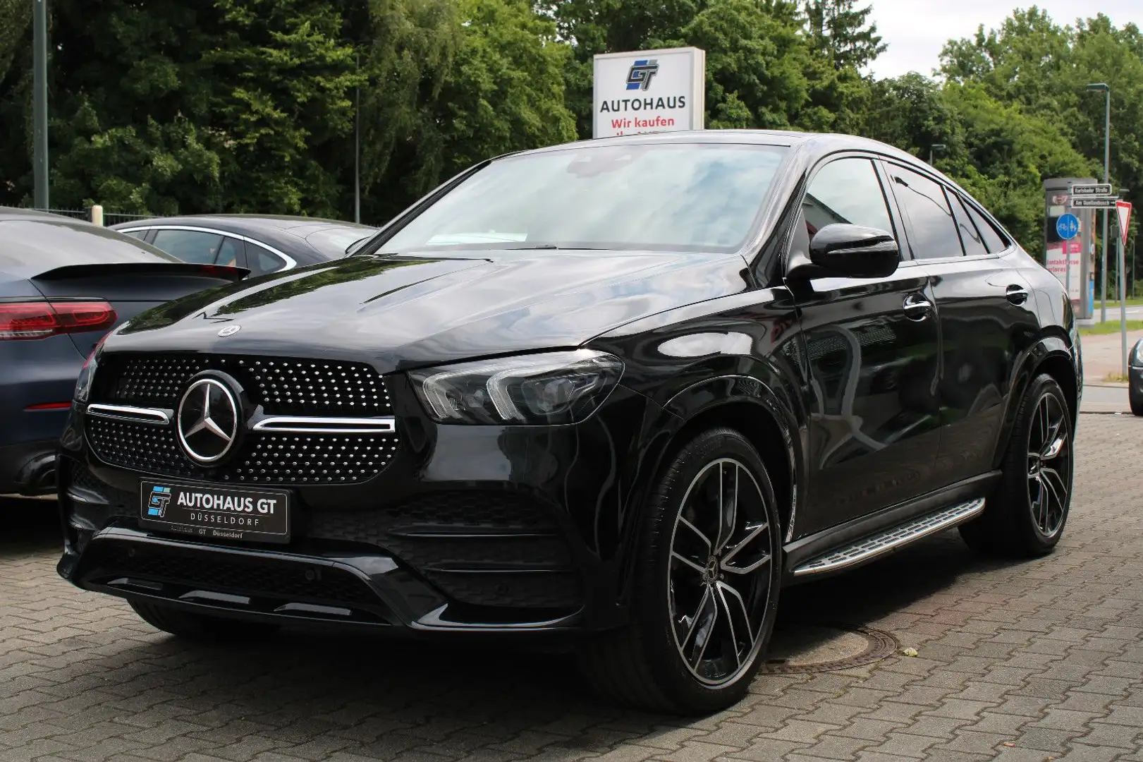Mercedes-Benz GLE 400 d 4Matic/AMG/1.Hd/Nigh/Airmat/Distr/Kamer Schwarz - 1