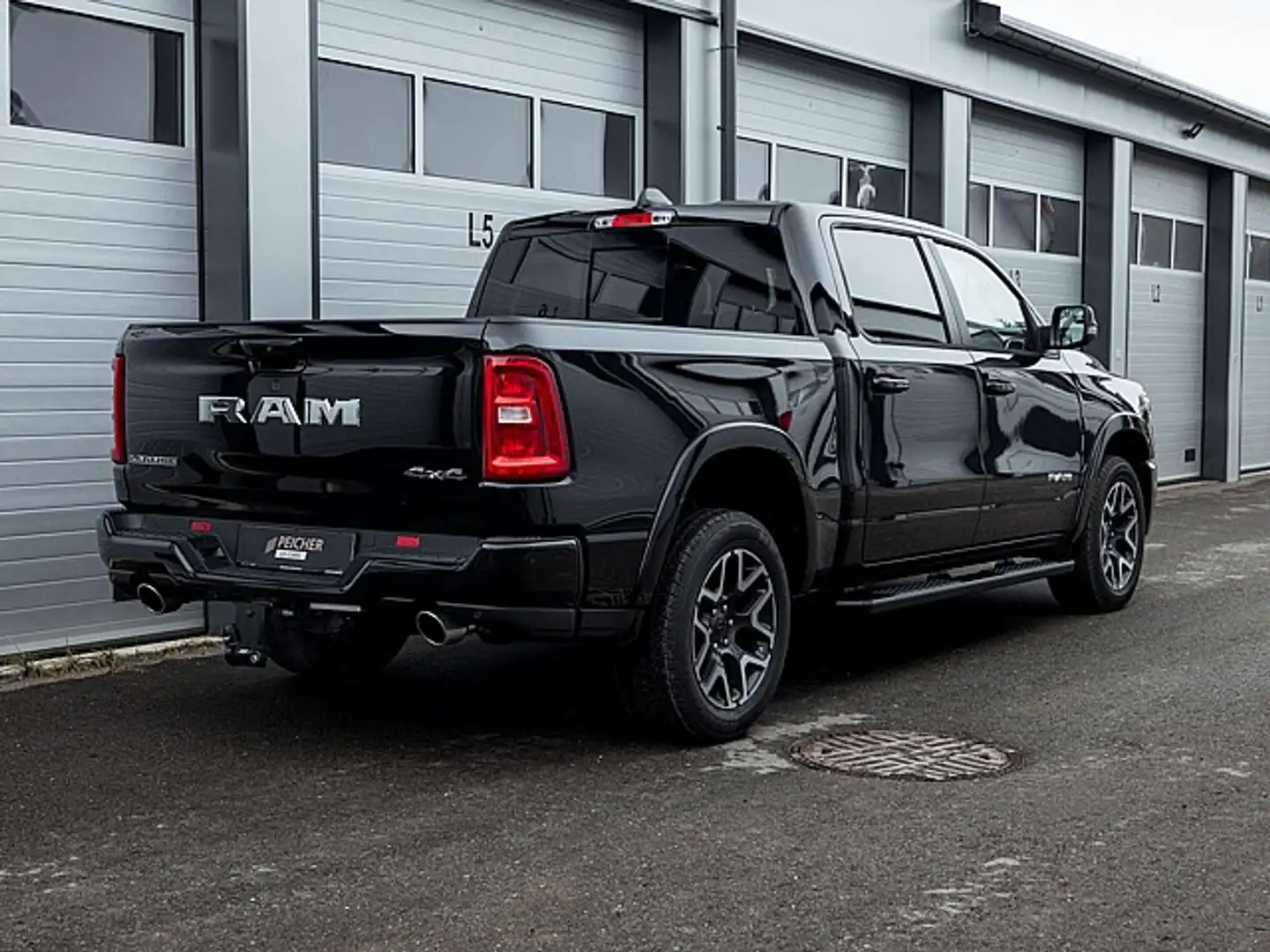 Dodge RAM RAM 1500 Laramie Sport 3,0 L Hurricane R6 AT 4x... Schwarz - 2