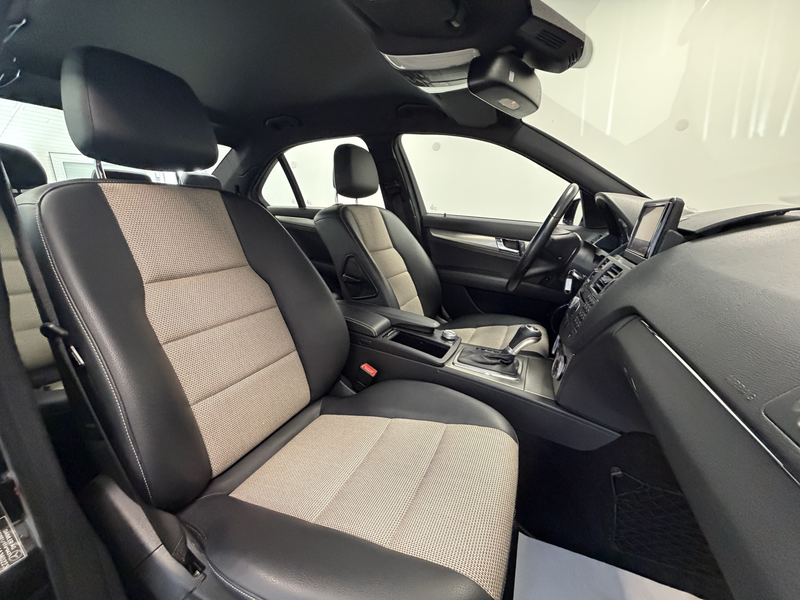 Mercedes-Benz C 200 CGI BlueEff. Aut. Avantgarde Navi Bi-Xenon — photo 11