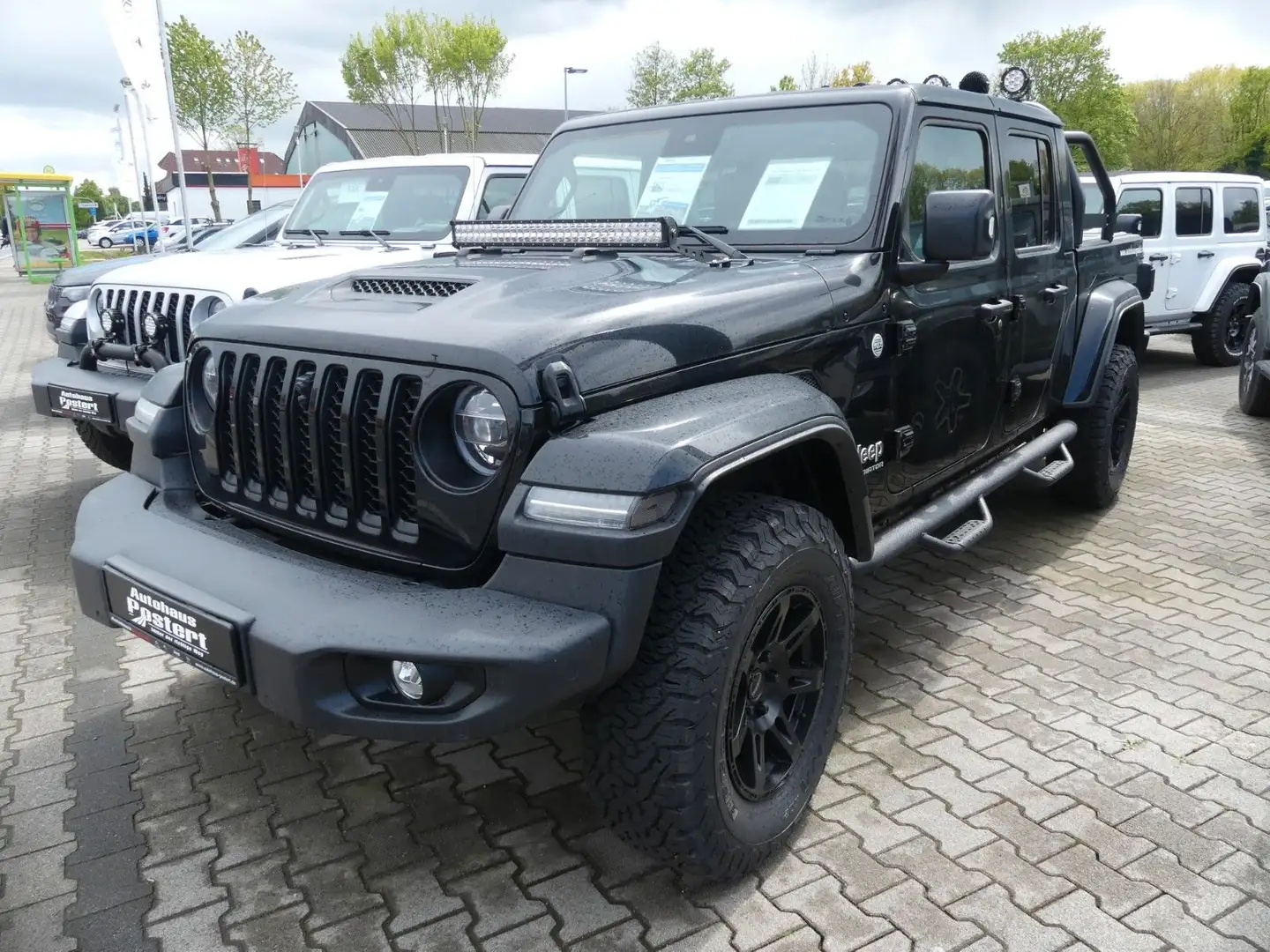Jeep Gladiator *V6*Musketier  Black Edition*Unikat* Černá - 1