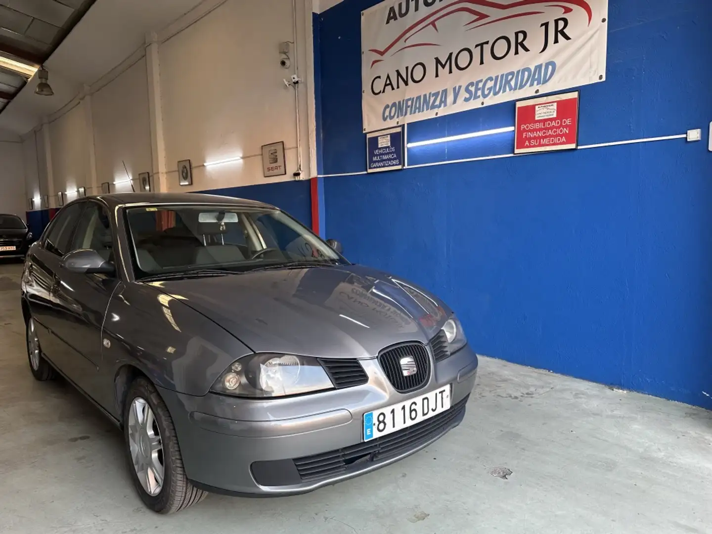SEAT Cordoba 1.9TDI Sport Grijs - 1
