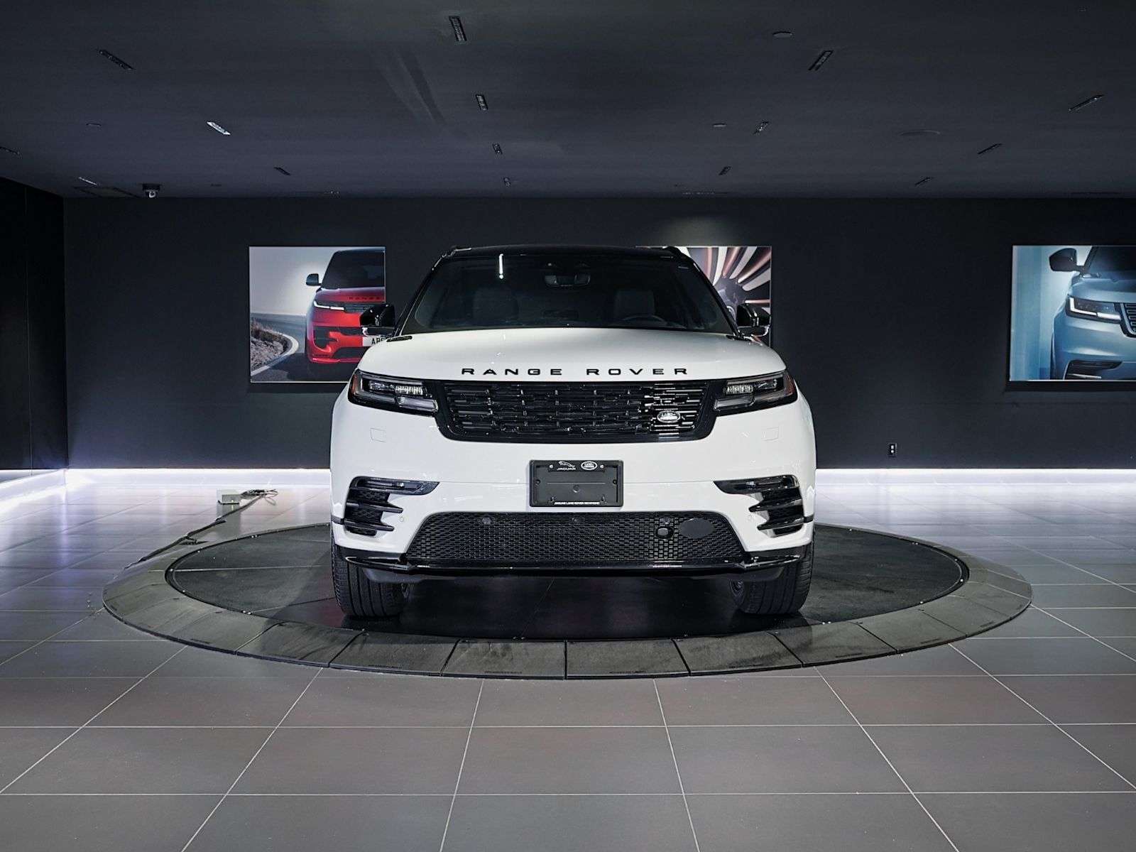 2026 Land Rover Range Rover Velar Dynamic SE | Sunroof | Navigation | Bluetooth | He — снимка 1
