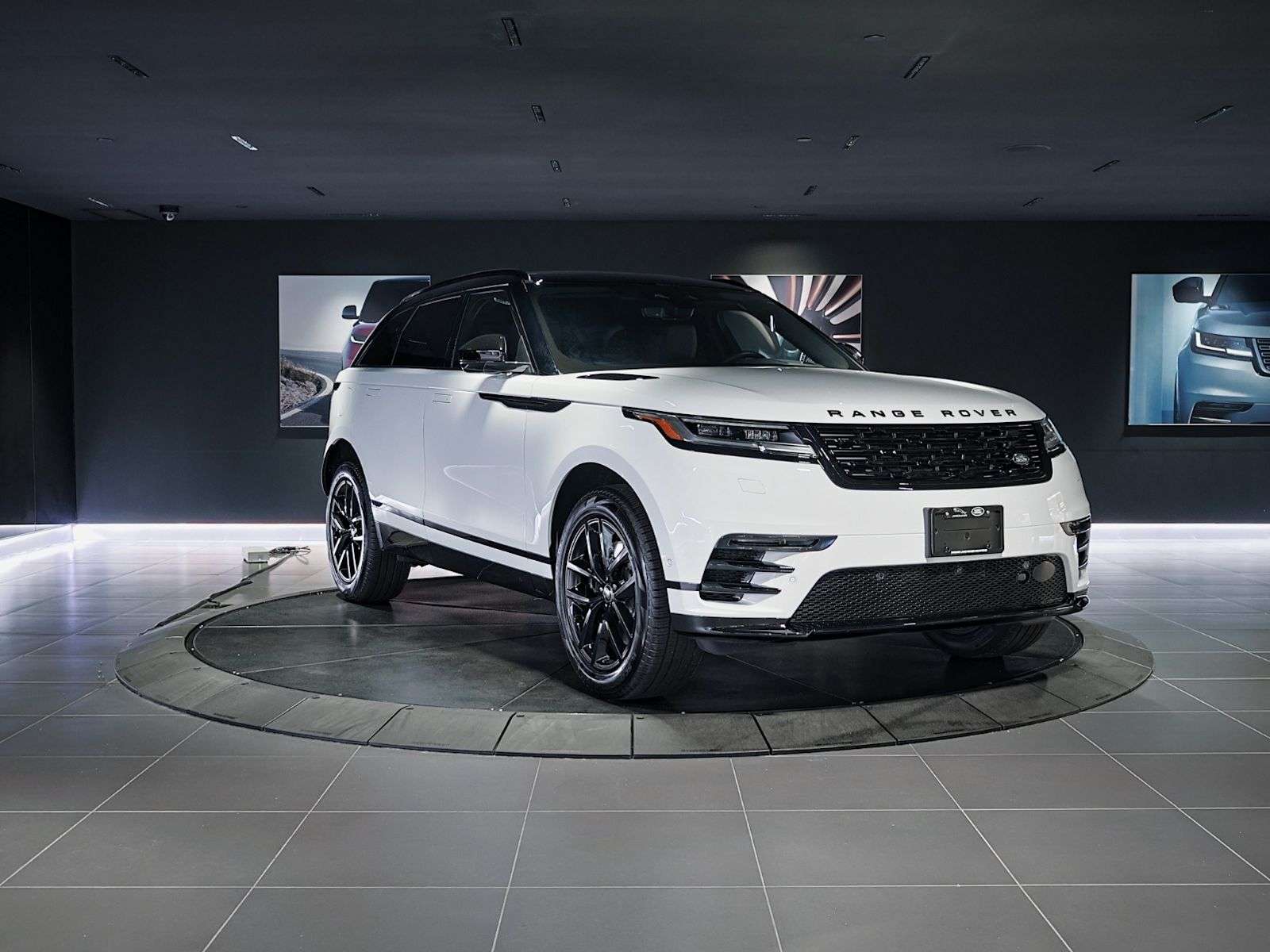 2026 Land Rover Range Rover Velar Dynamic SE | Sunroof | Navigation | Bluetooth | He — снимка 1