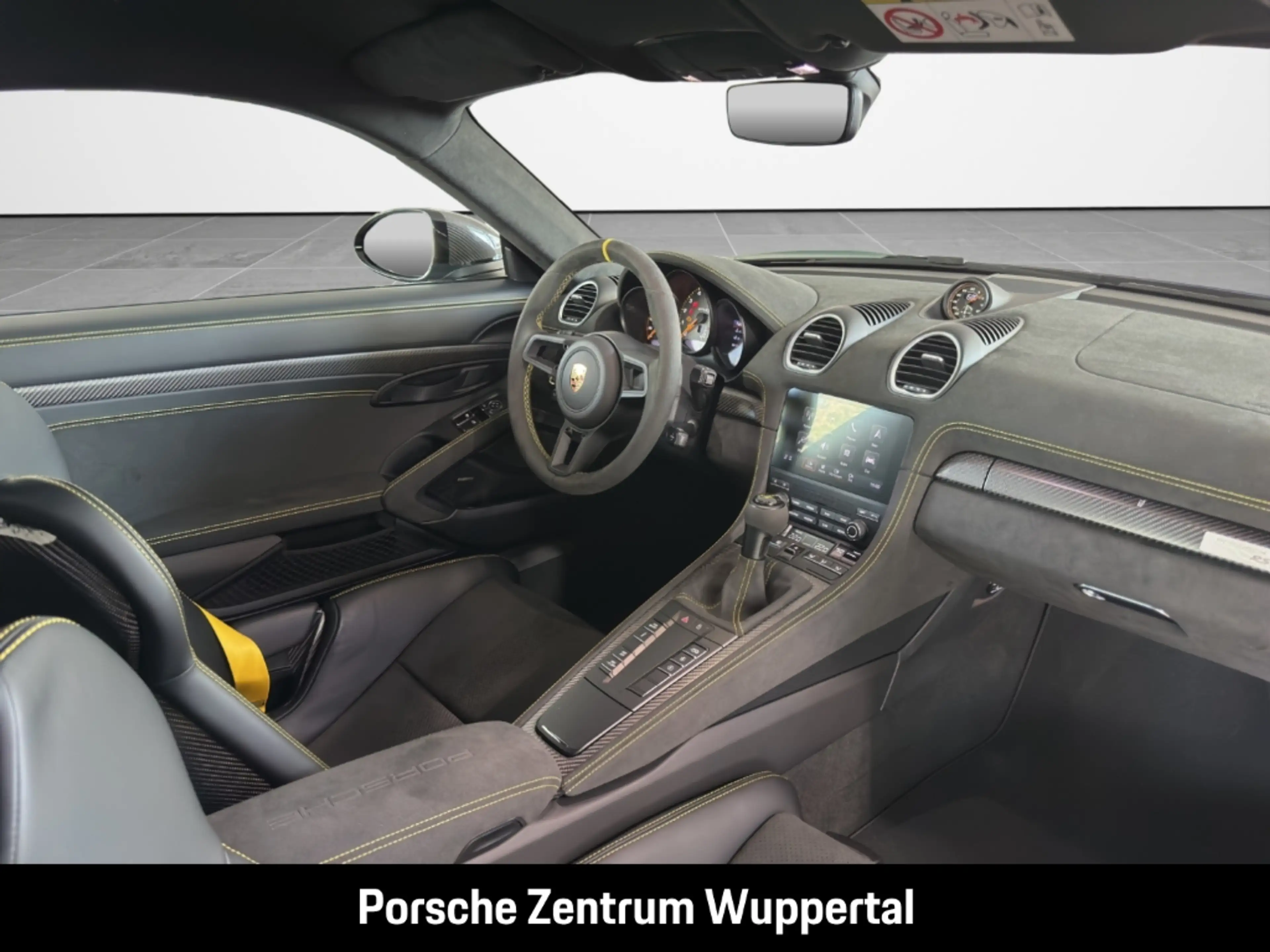Porsche Cayman 718 GT4 RS — photo 14