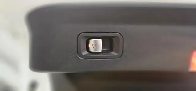 Mercedes-Benz GLC view 10