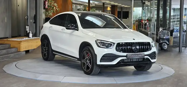 Mercedes-Benz GLC view 3