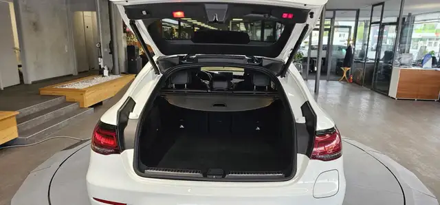 Mercedes-Benz GLC view 9