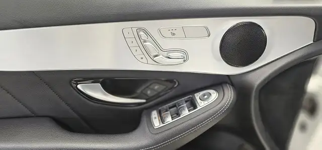 Mercedes-Benz GLC view 12