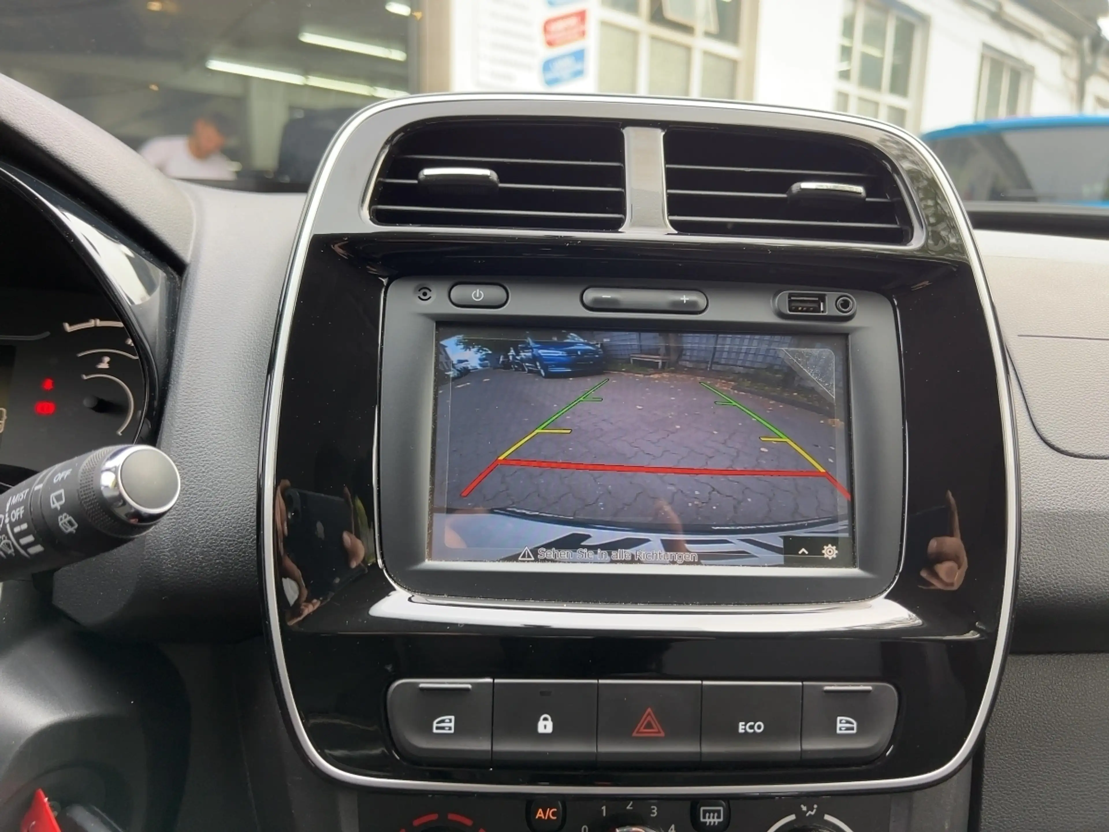 Dacia Spring Essential CCS KLIMA LED-Tagfahrlicht BT ABS ESP ZV — photo 12
