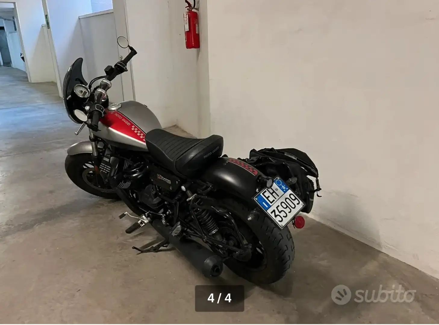 Moto Guzzi V 9 Bobber Argento - 1