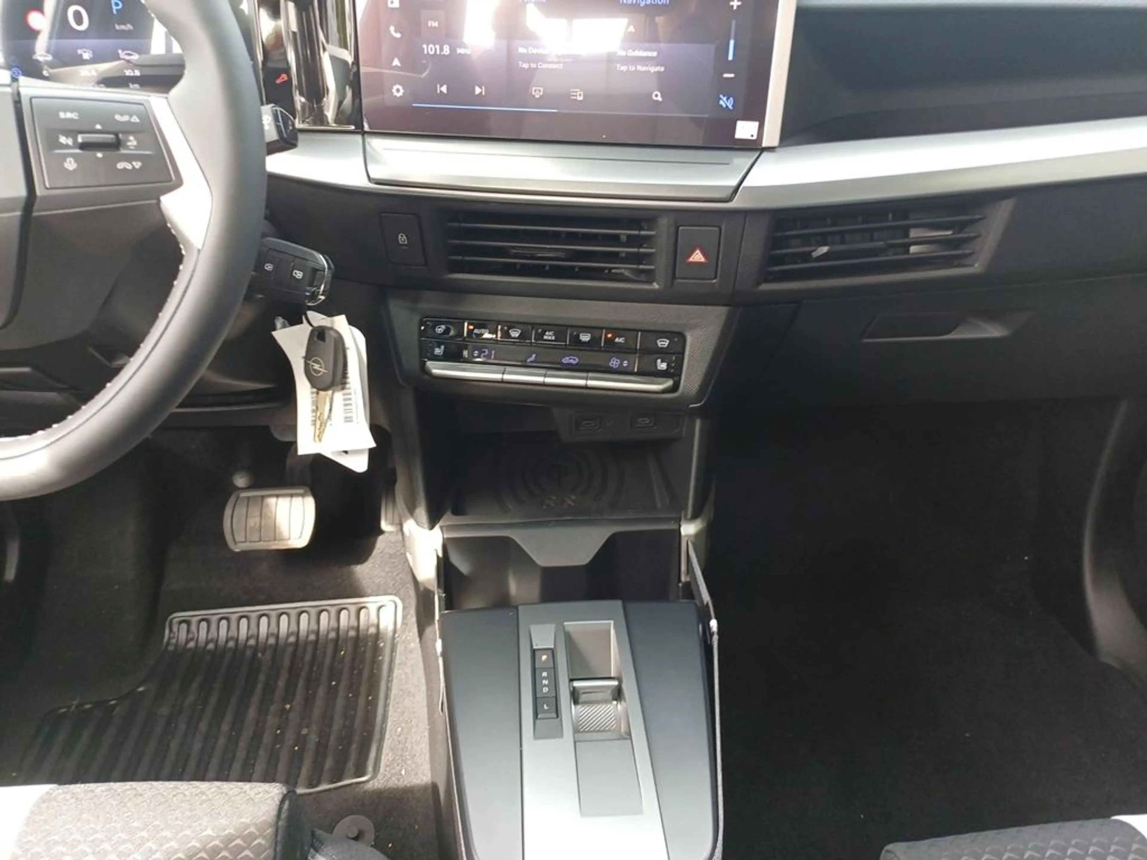 Opel Frontera GS Hybrid 107 KW (145 PS) eDCT — photo 12