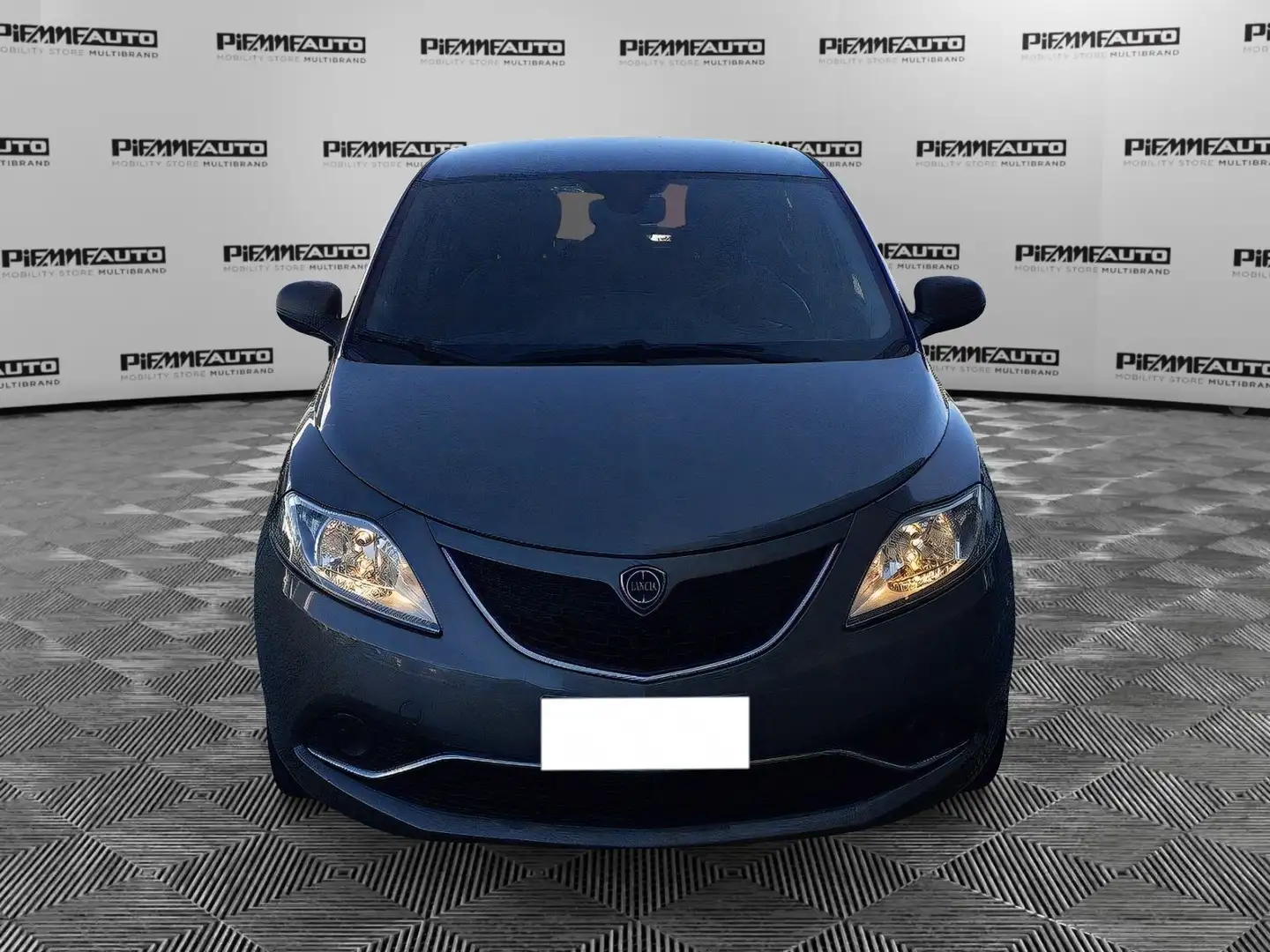 Lancia Ypsilon 1.2 69 CV 5 porte Silver Grijs - 2