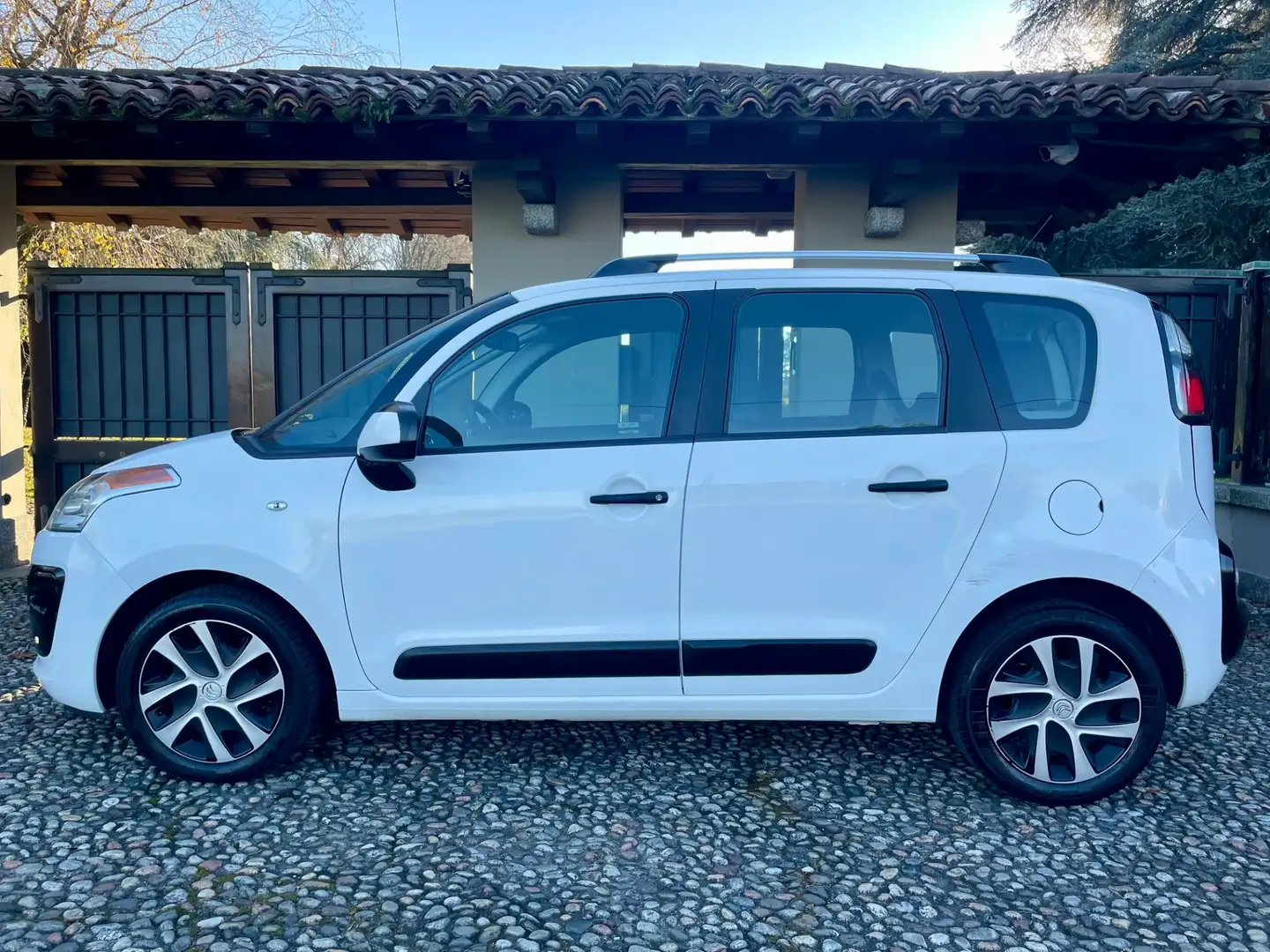 Citroen C3 Picasso C3 Picasso 1.6 e-HDi 90 airdream CMP6 Exclusive Bílá - 2