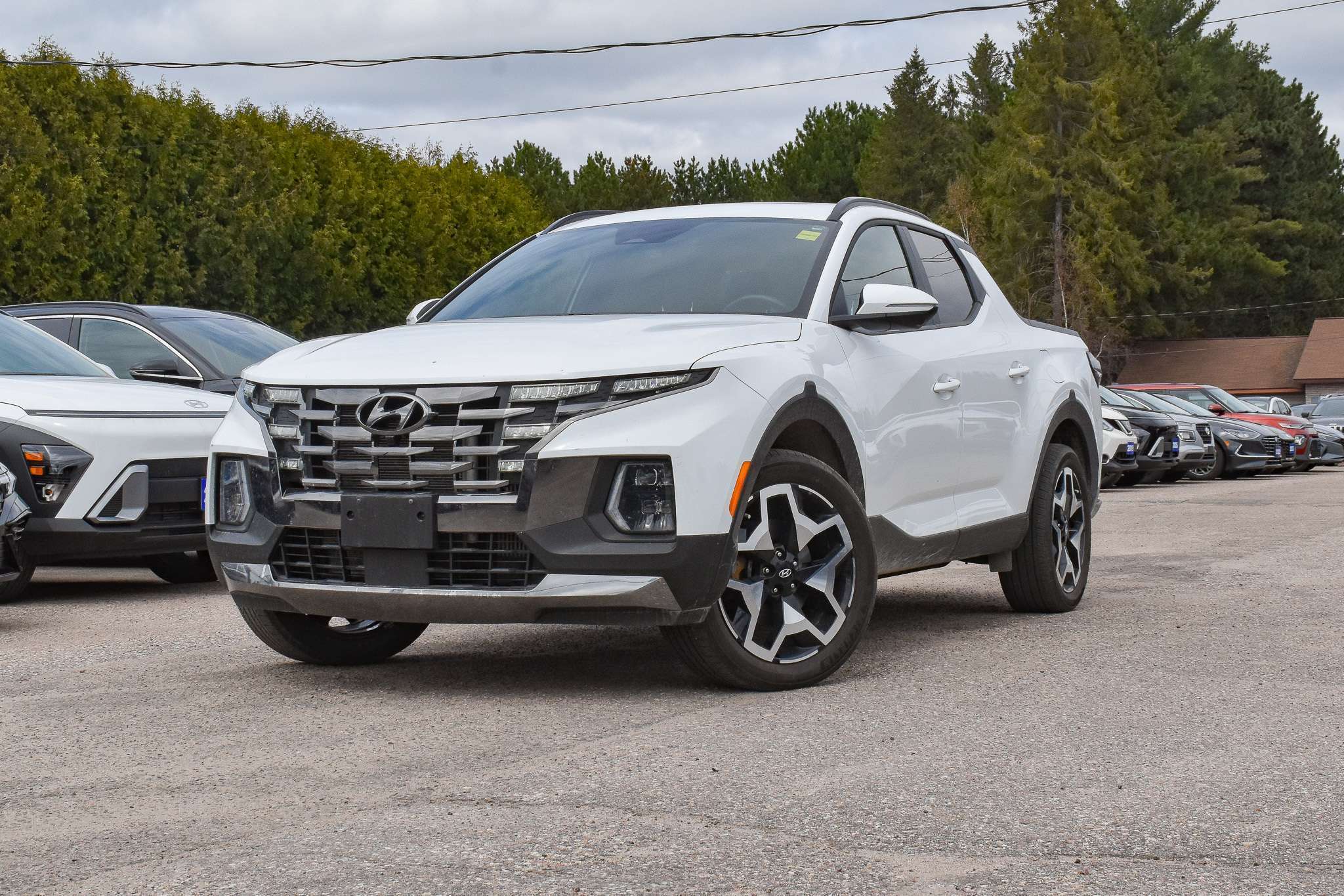 White 2022 Hyundai Santa Cruz Pickup Truck Automatic