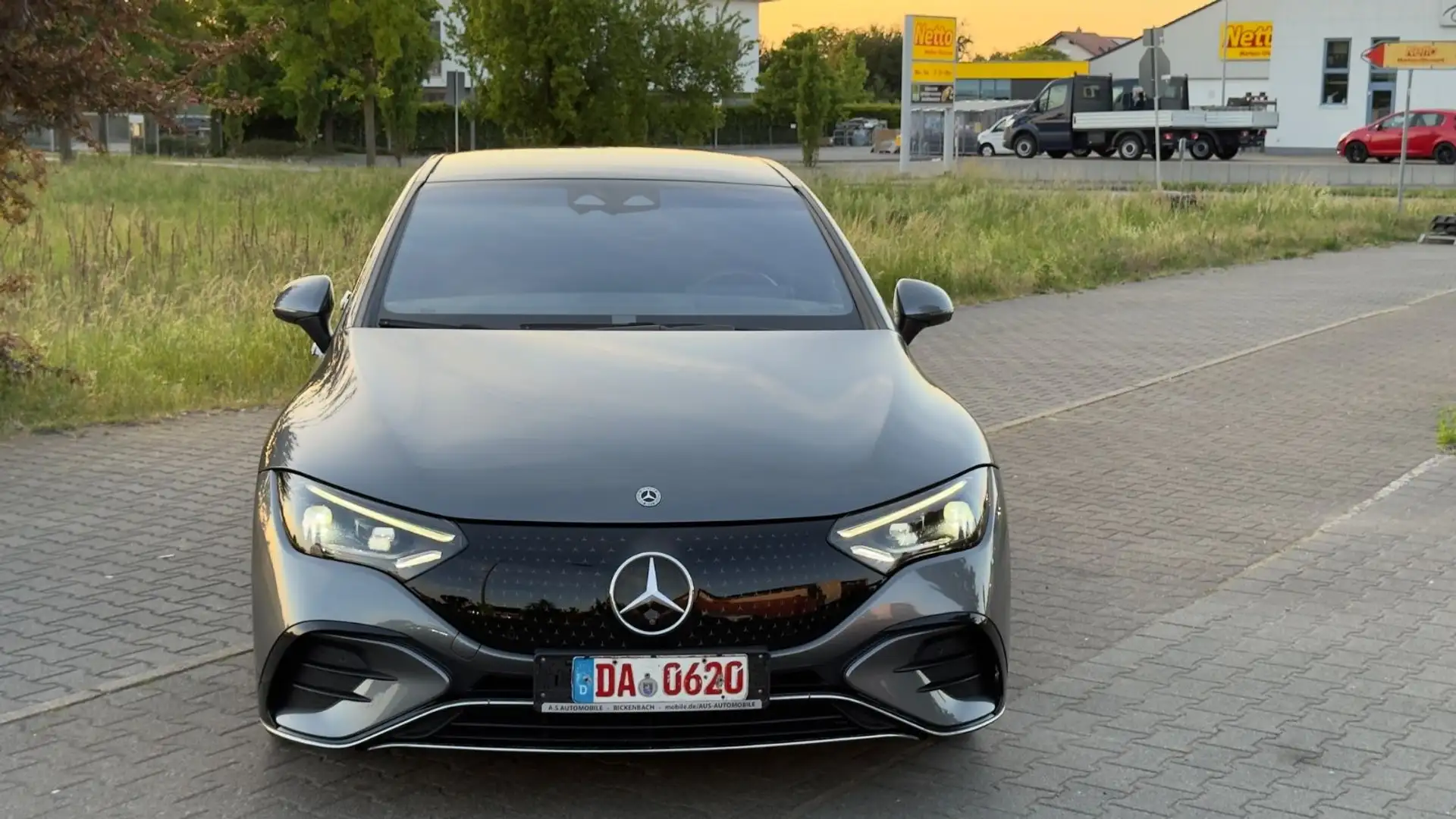 Mercedes-Benz EQE 350 Edition1 Premium PLUS*AMG LINE*VOLLAUST Gris - 2