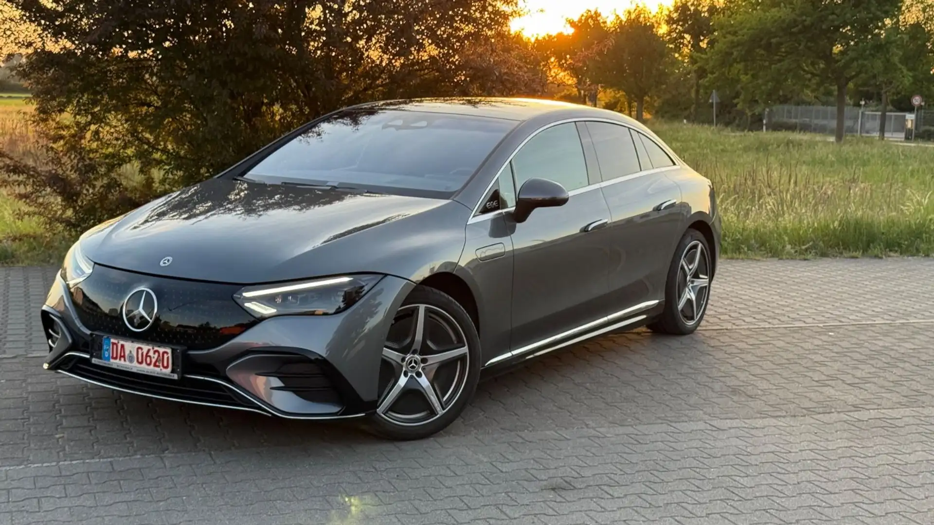 Mercedes-Benz EQE 350 Edition1 Premium PLUS*AMG LINE*VOLLAUST Gris - 1