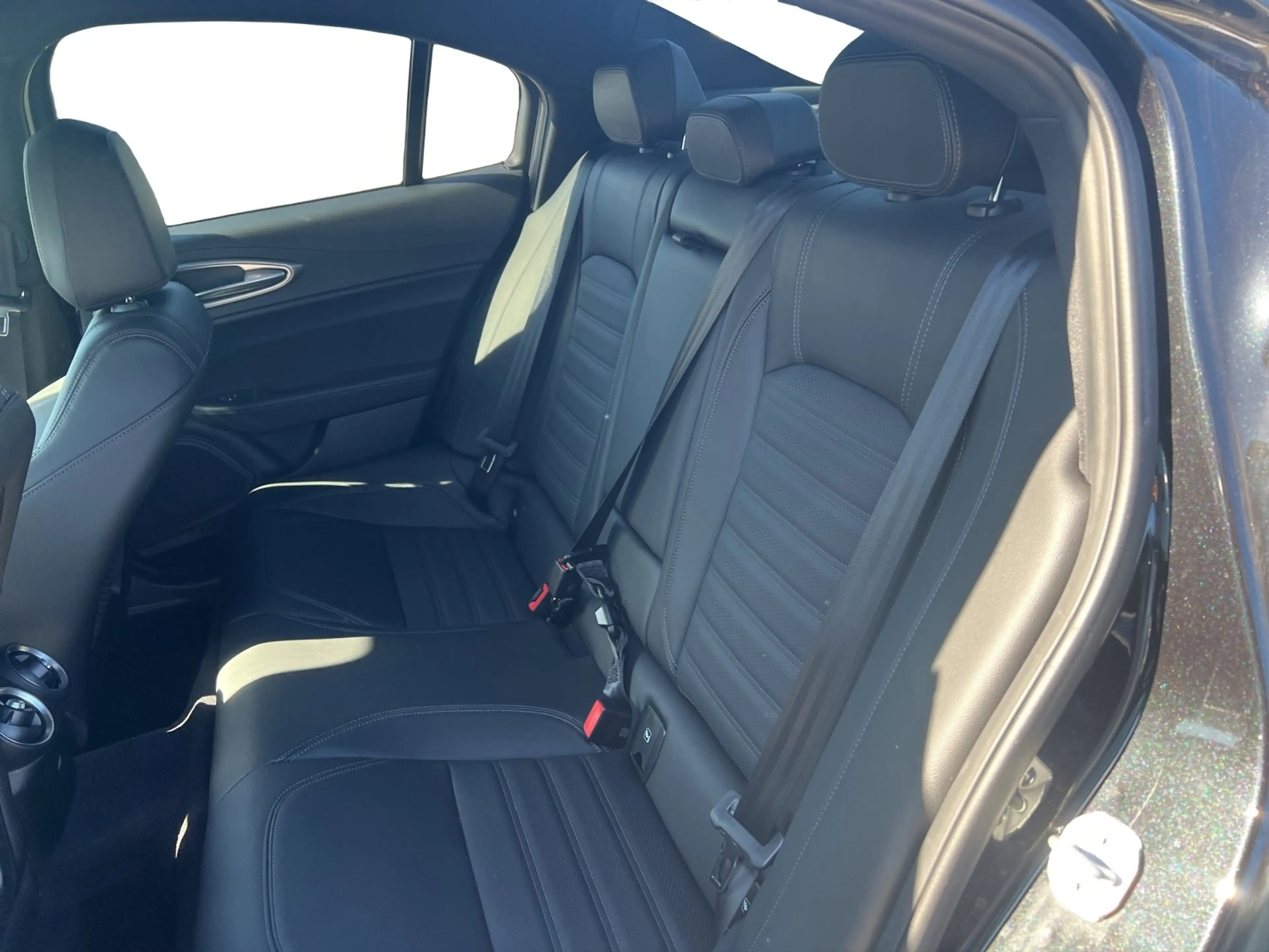 Alfa Romeo Giulia Veloce Q4 2.0 Turbo 16V Kam.+KeyLess+SHZ — photo 13