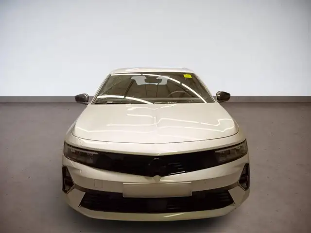 Opel Astra view 6