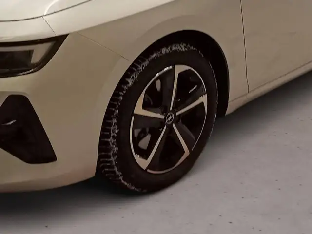 Opel Astra view 8