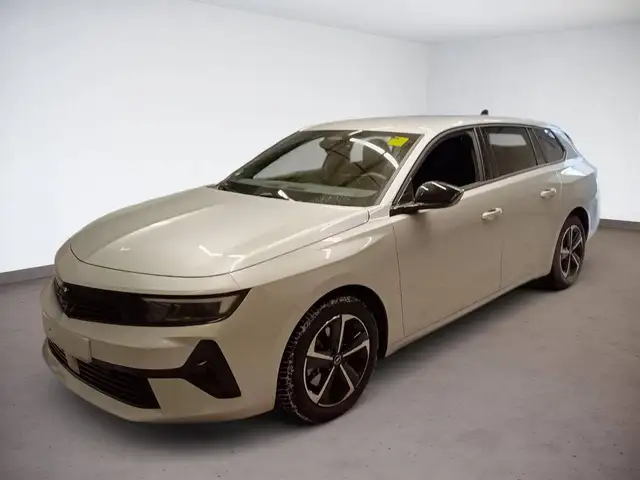 Opel Astra view 3