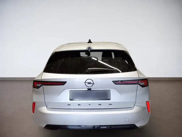 Opel Astra view 7