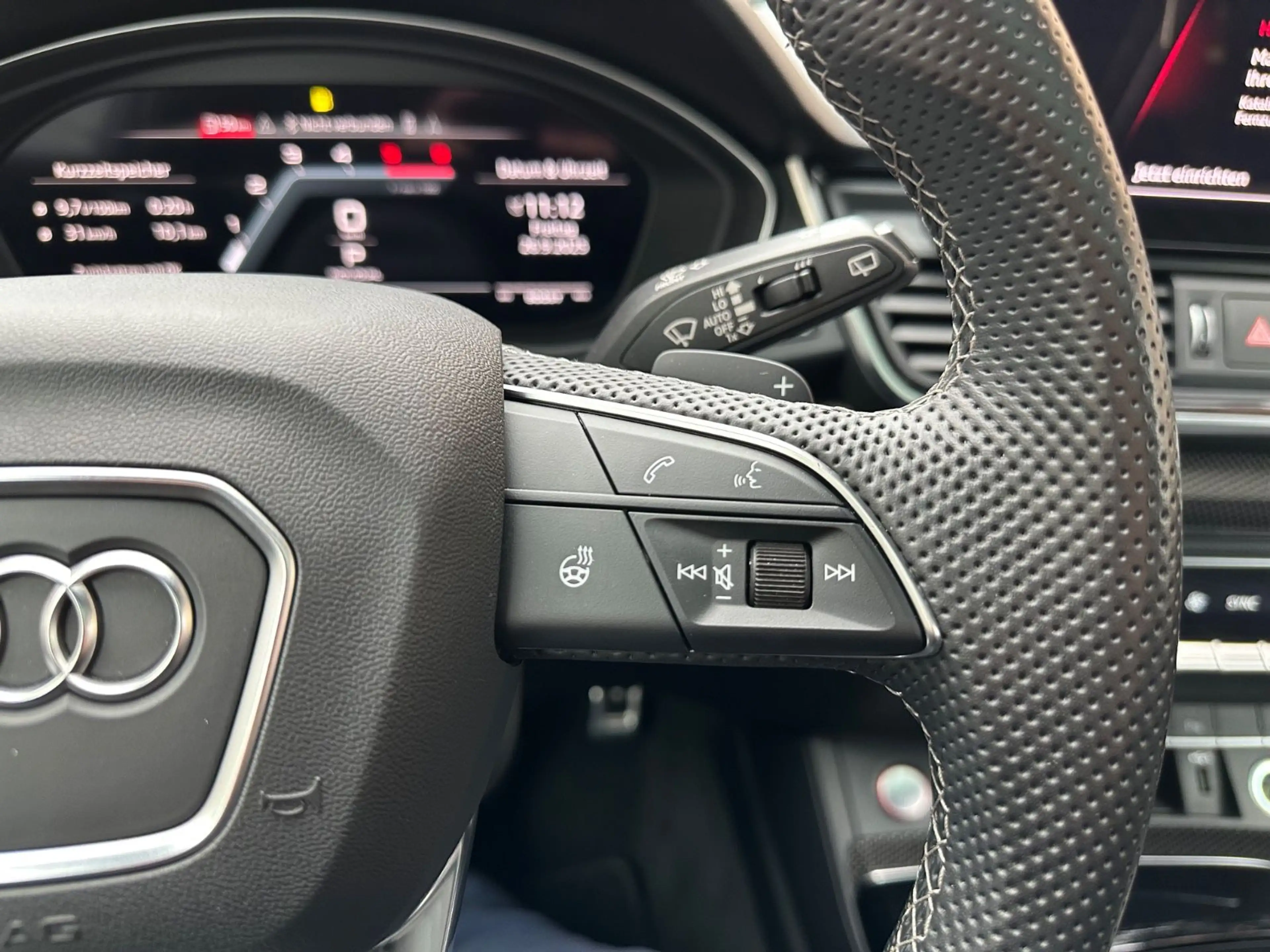 Audi SQ5 VOLL+PANO+MASSAGE+MATRIX+VOLLEDER+ACC — photo 12
